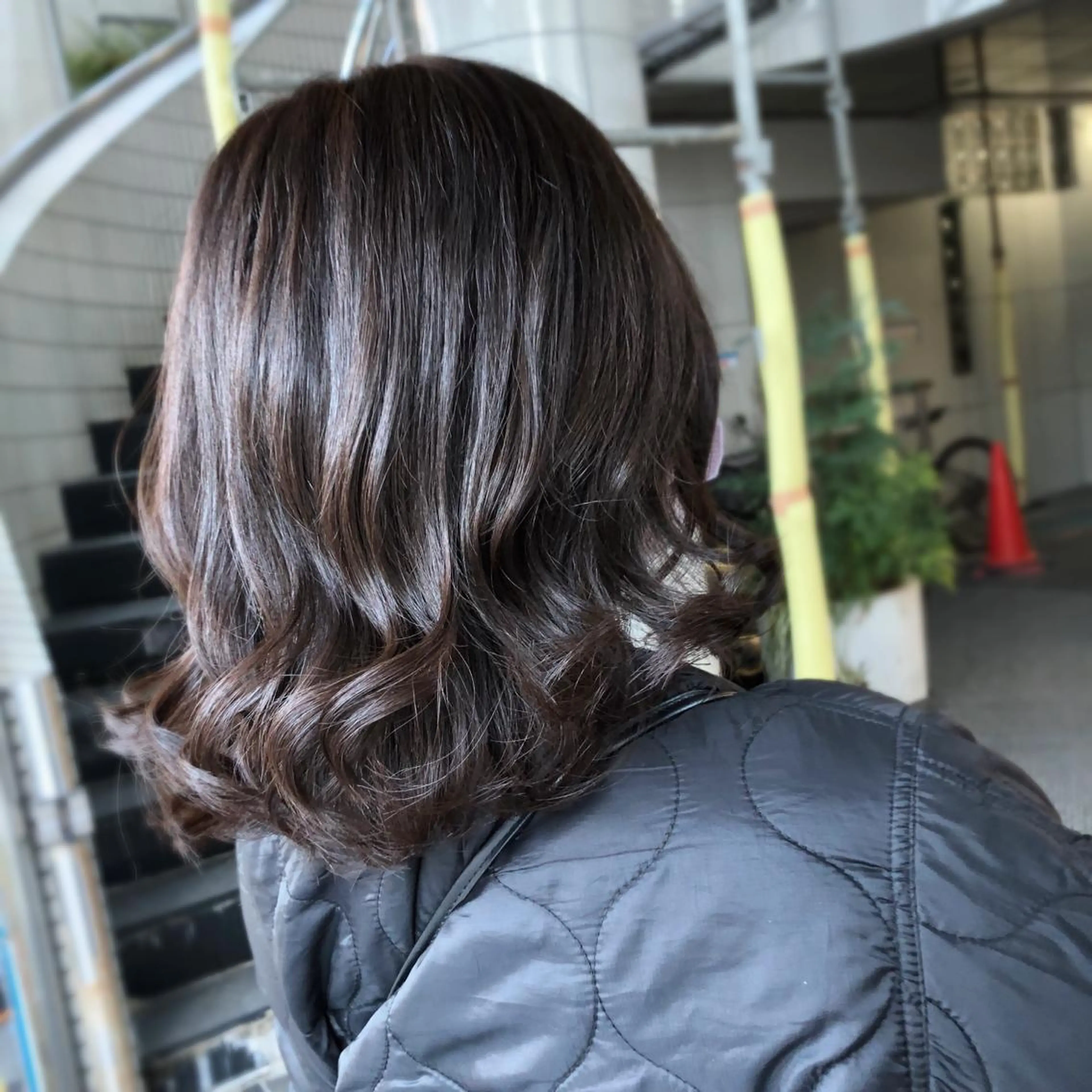 ミディアム カラー カット ヘアカラー トリートメント 山崎 絵莉香のヘアスタイル