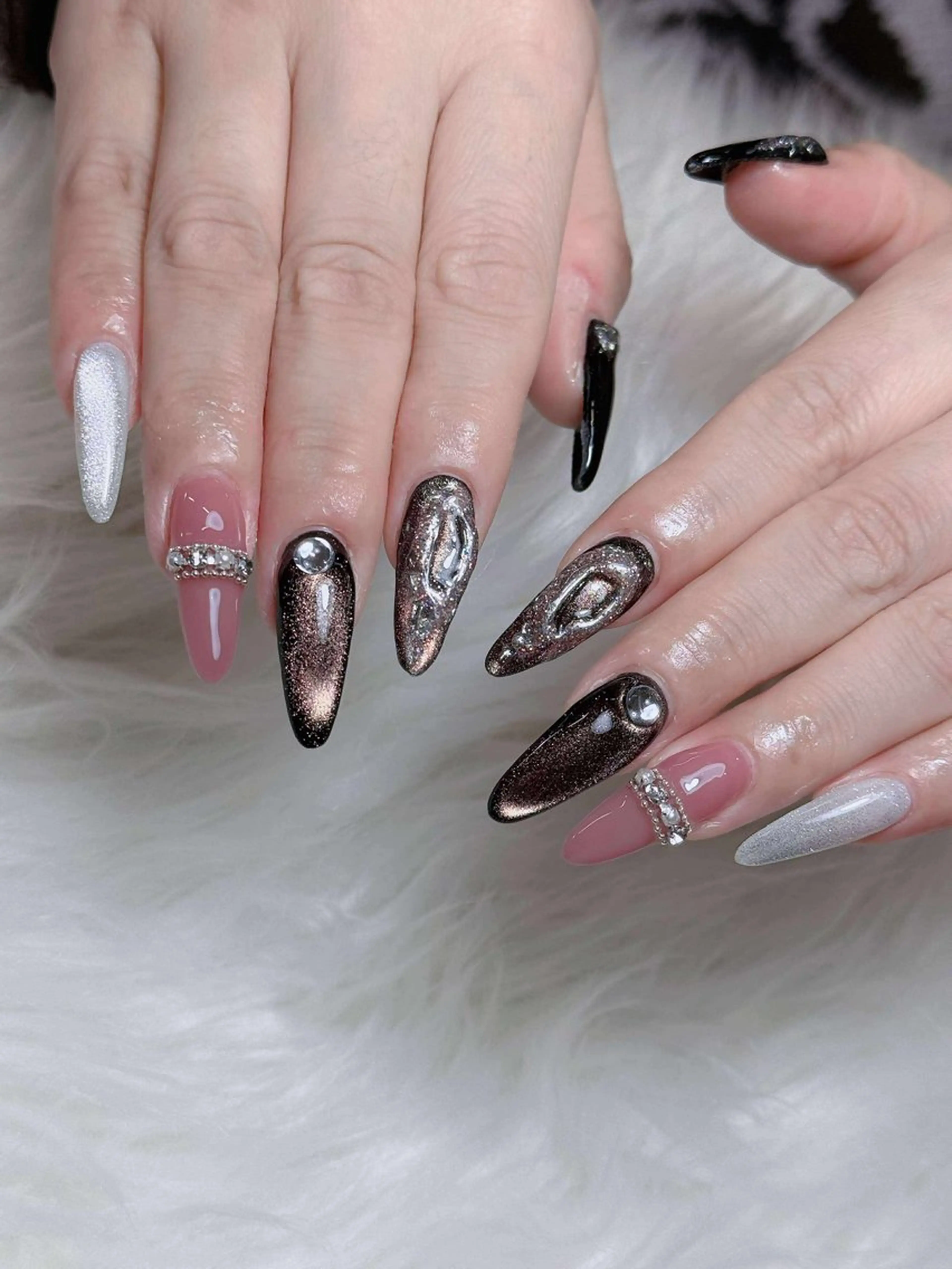 ネイル オーロラネイル チークネイル フットネイル フレンチネイル ハロウィン ハンドネイル Lumi Nail 新大久保3‘のネイルデザイン