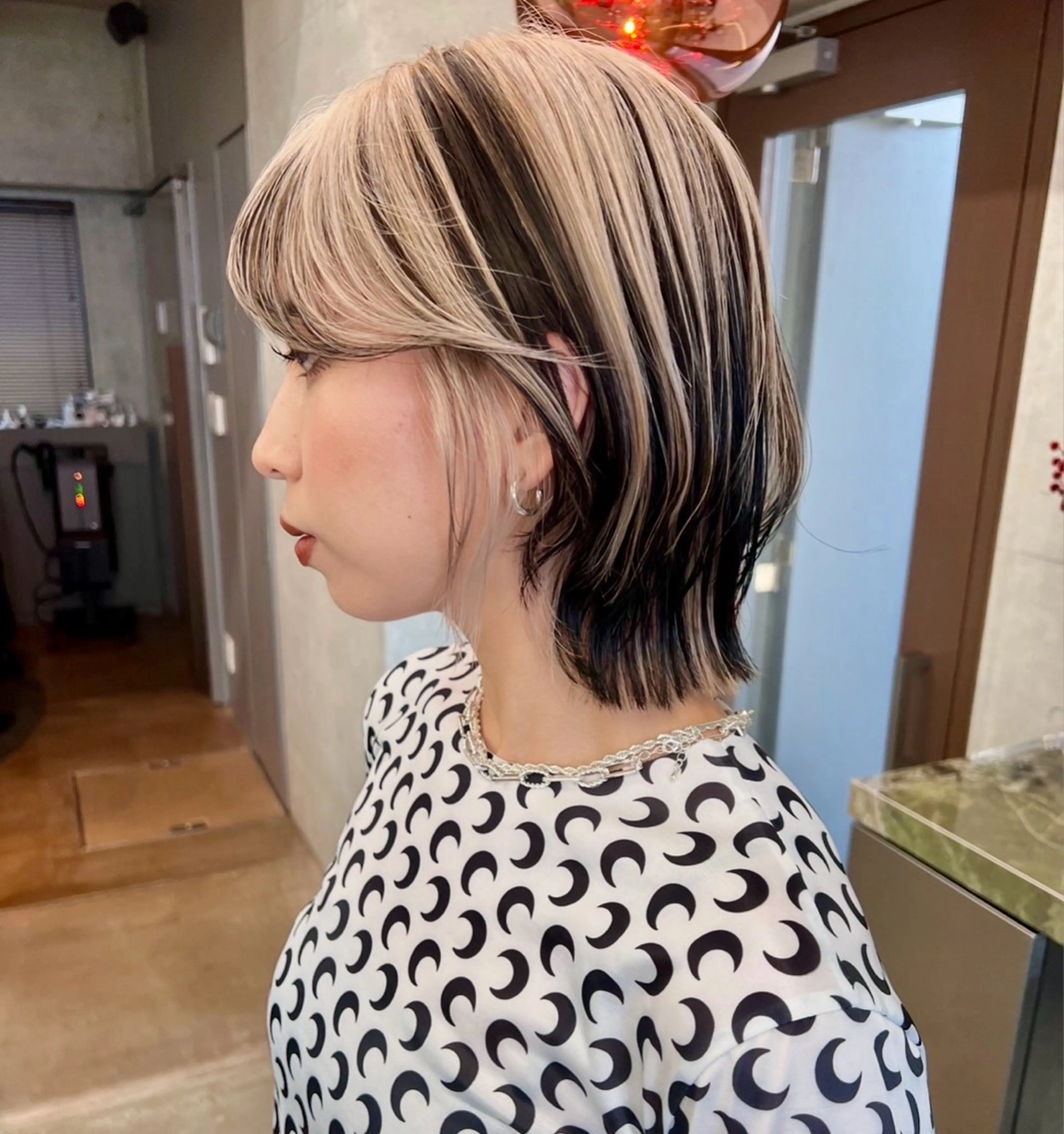 ミディアム カラー カット ヘアカラー ハイトーンカラー/ さらさのヘアスタイル