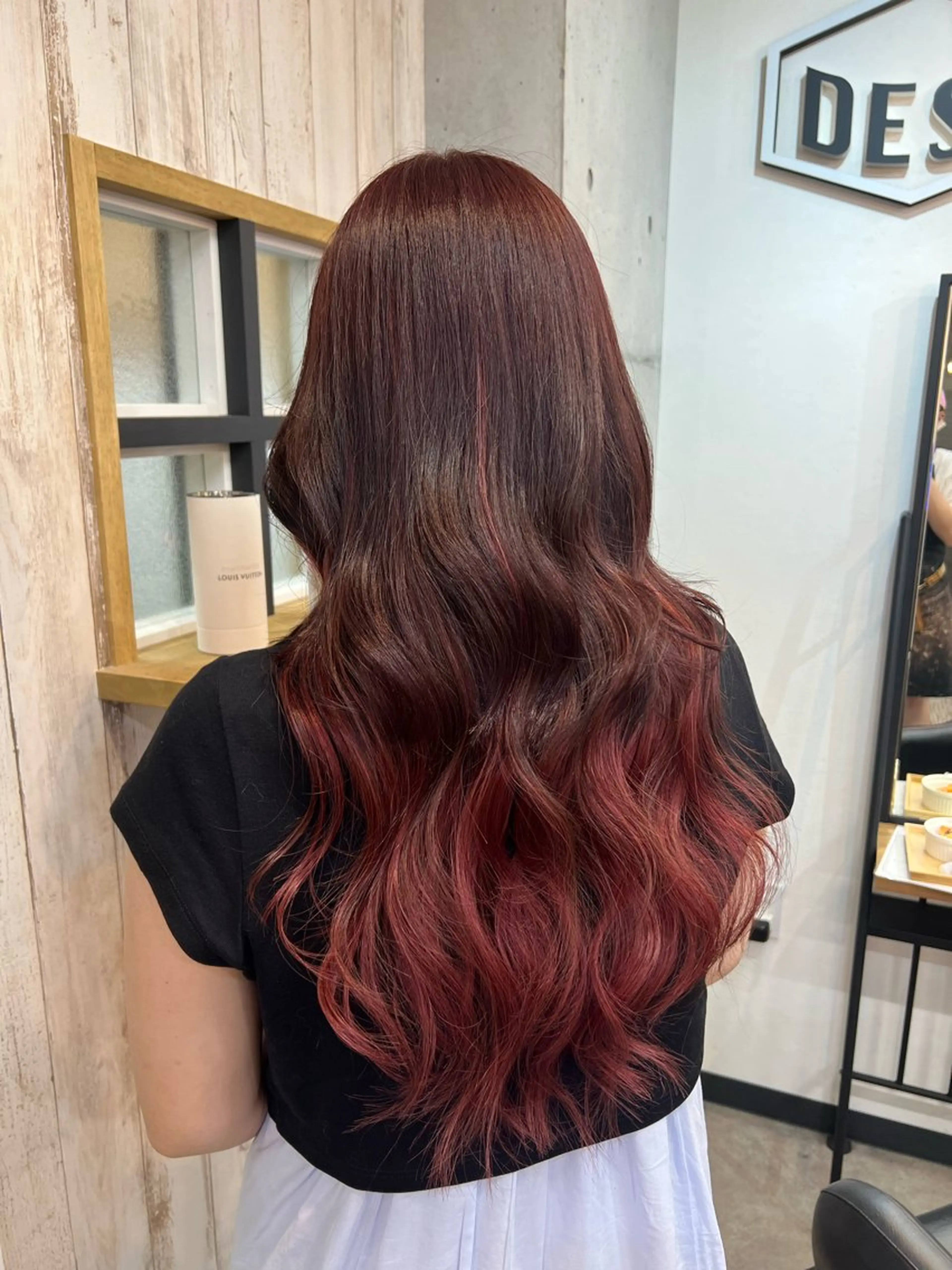 ショート カラー シールエクステ アディクシーカラー アッシュ バレイヤージュ ミストバング ヘアカラー エクステ ＤＥＳＴ所属・吉野 瑳桜のヘアスタイル
