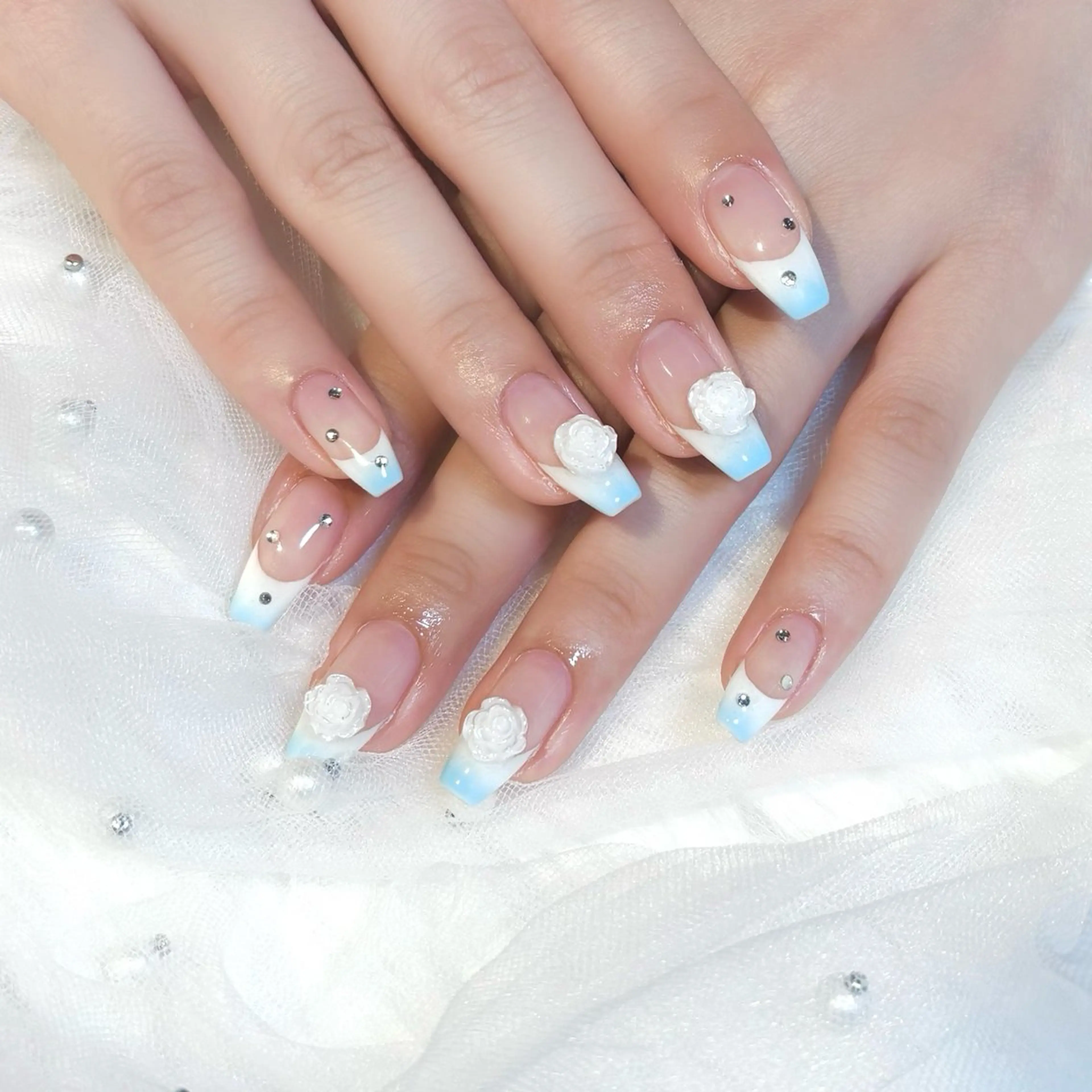 ネイル フレンチネイル グラデーション 春ネイル ワンホンネイル ハンドネイル Keli Nailのネイルデザイン