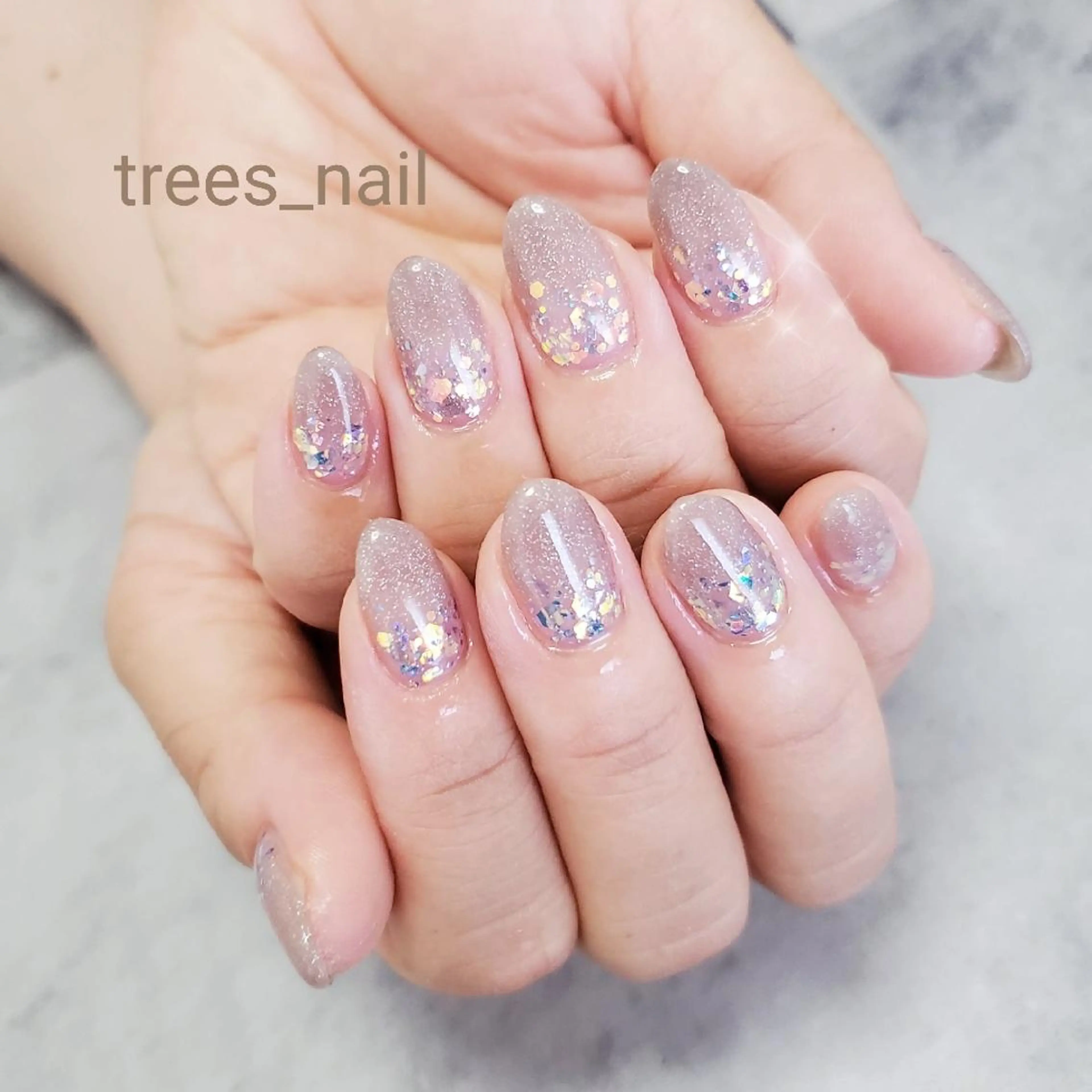 ネイル グラデーション キラキラネイル ラメ(グリッター) ハンドネイル フットネイル trees_ nailのネイルデザイン