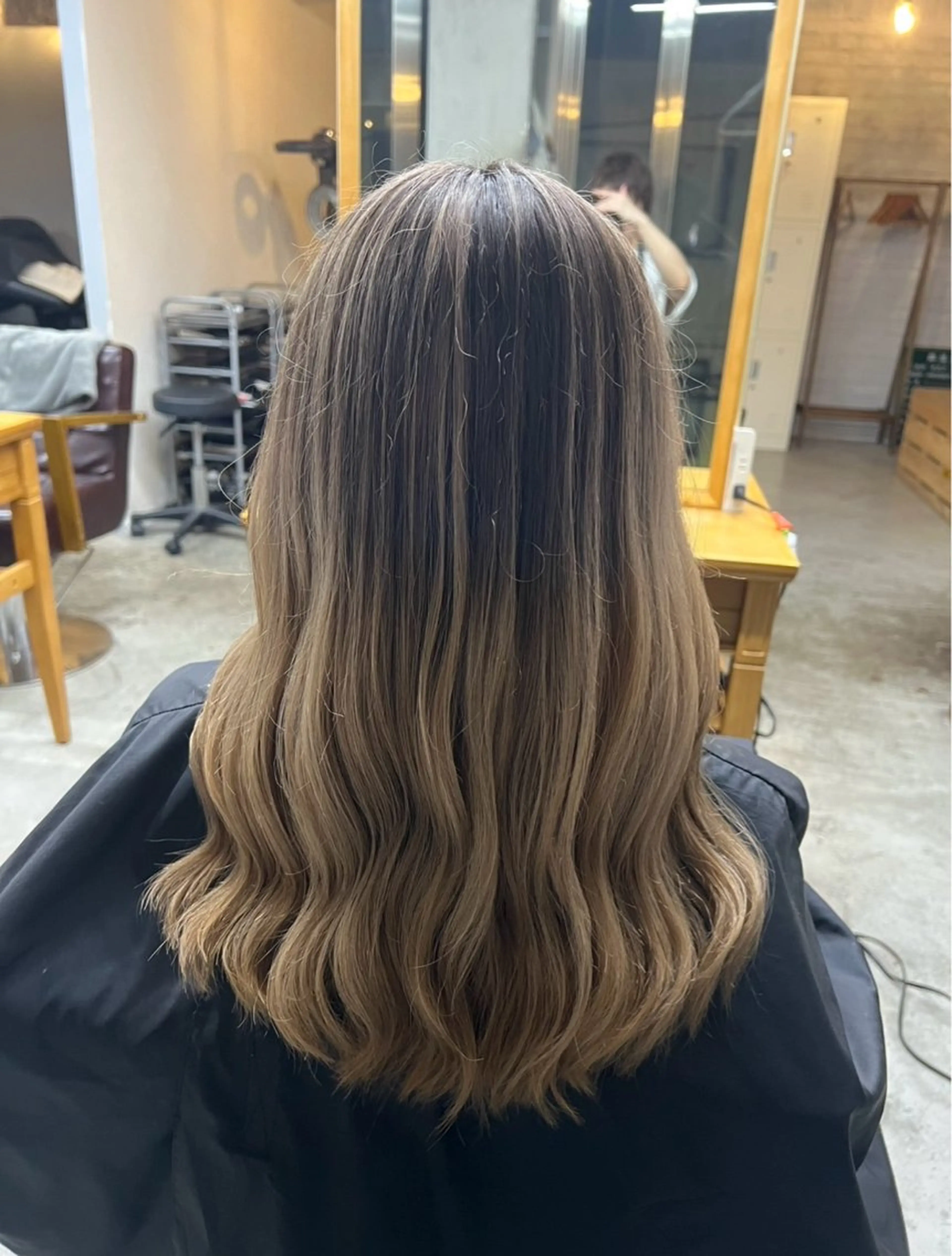 セミロング カラー バレイヤージュ ベージュカラー ホワイトベージュ レイヤーカット ヘアカラー トリートメント ROBIN所属・指名数No.1 /NAOYAのヘアスタイル