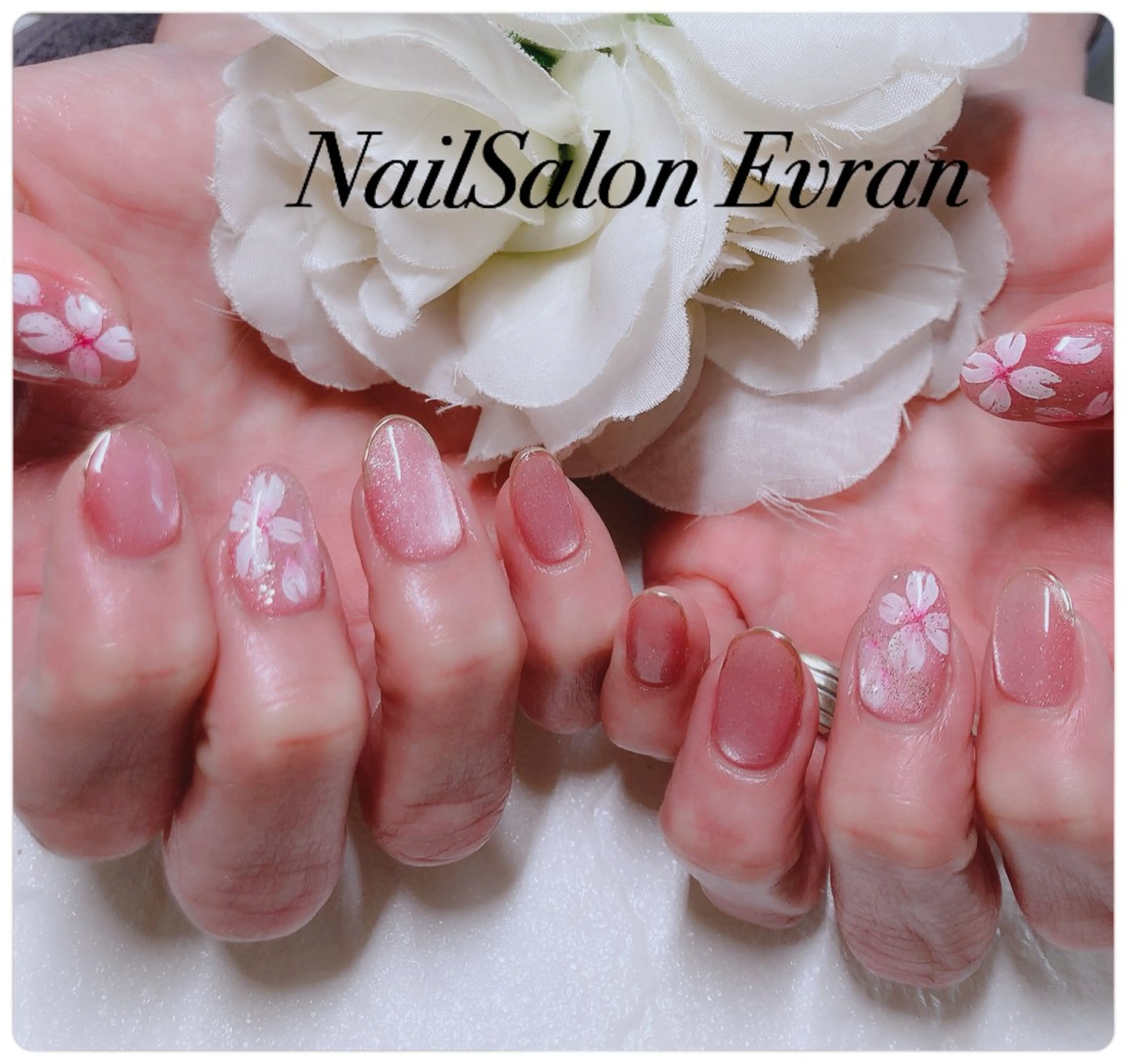 ネイル アートネイル フレンチネイル ジェルネイル マグネットネイル 持ち込み ハンドネイル Nail salon Evranのネイルデザイン