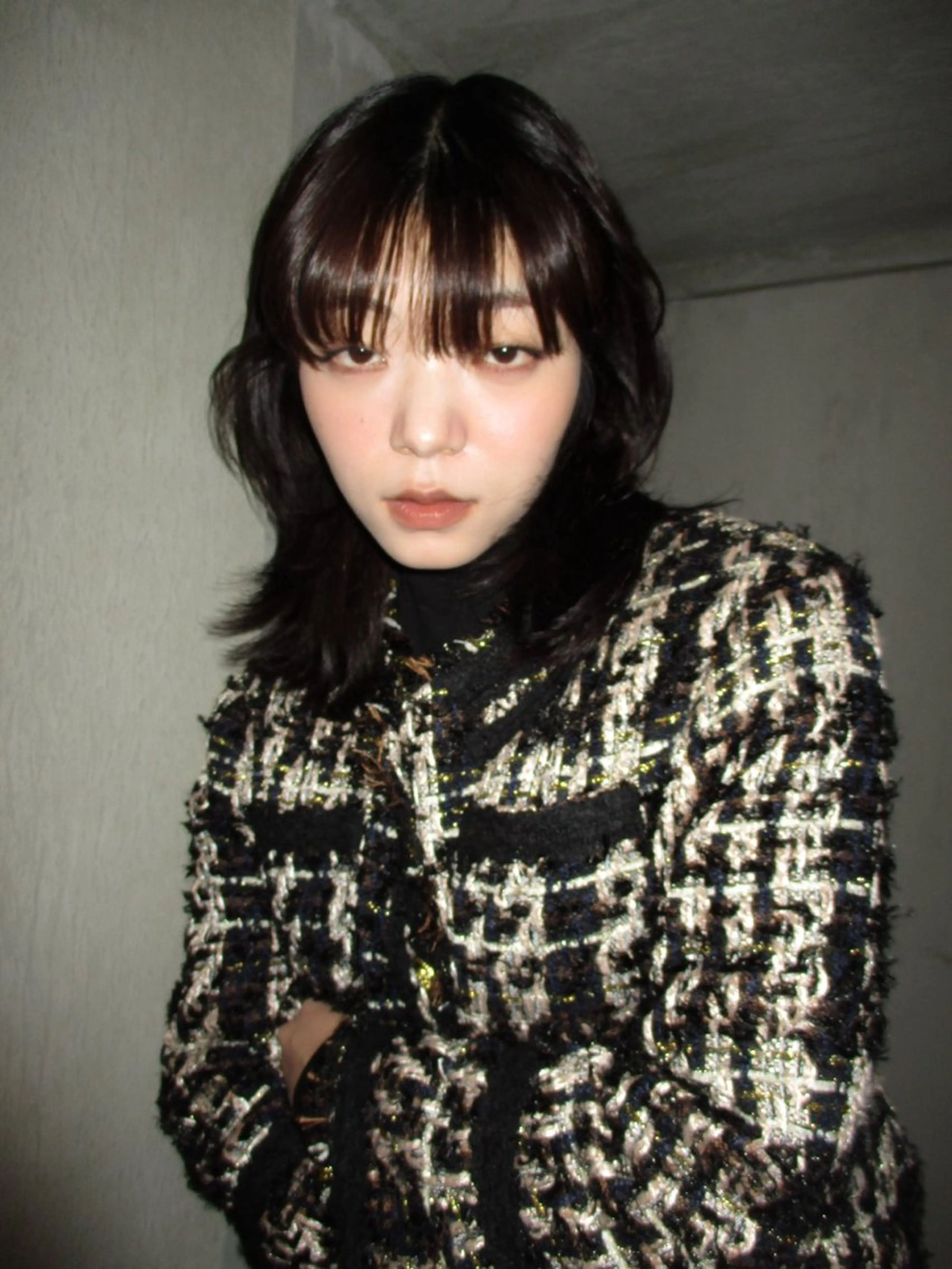 ミディアム レイヤーカット ウルフカット ウルフレイヤー ヘアカラー SLAY所属・マツイ モモノのヘアスタイル