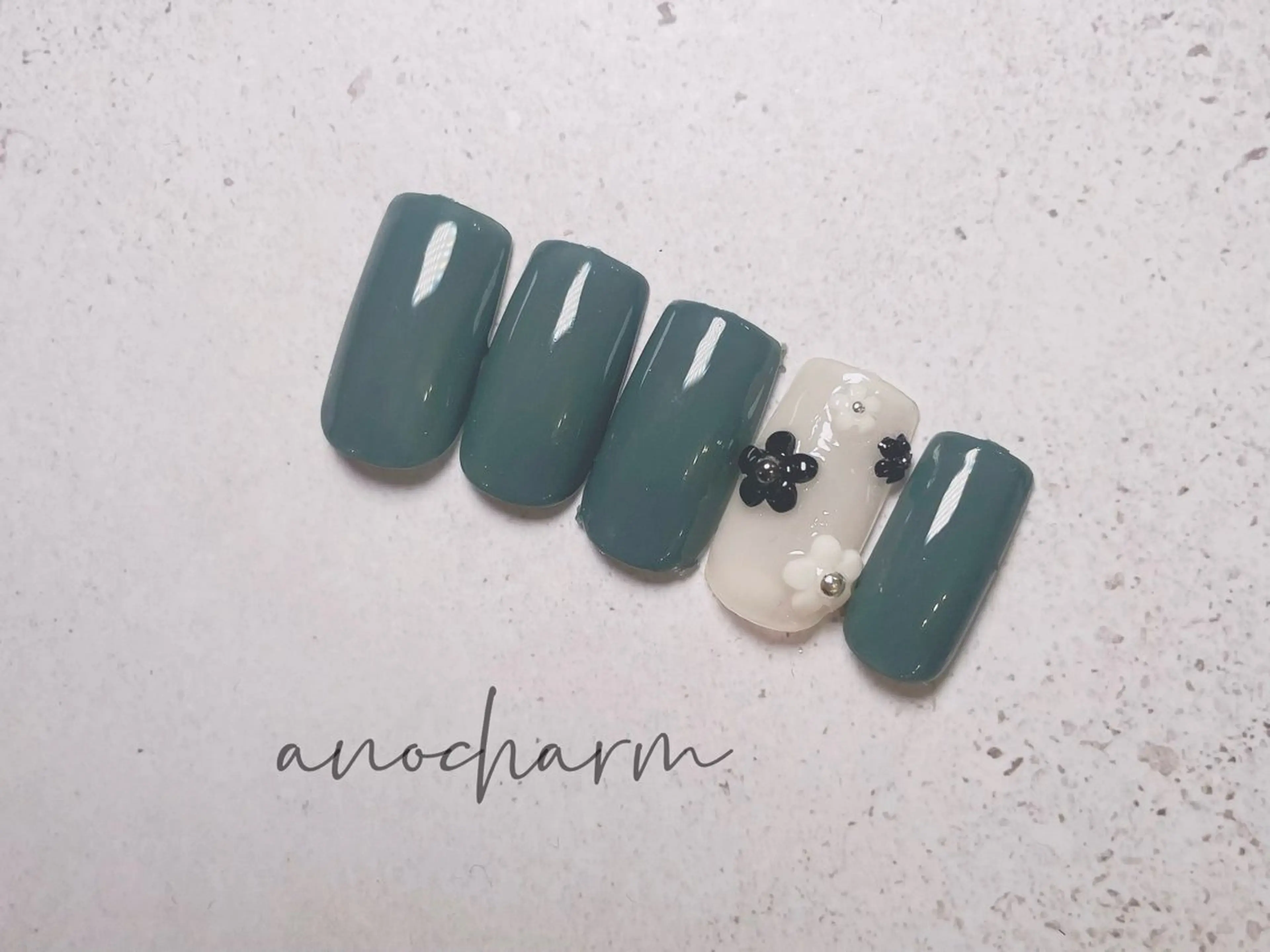 ネイル ハンドネイル anocharm by Royd.所属・anocharm _annaのネイルデザイン