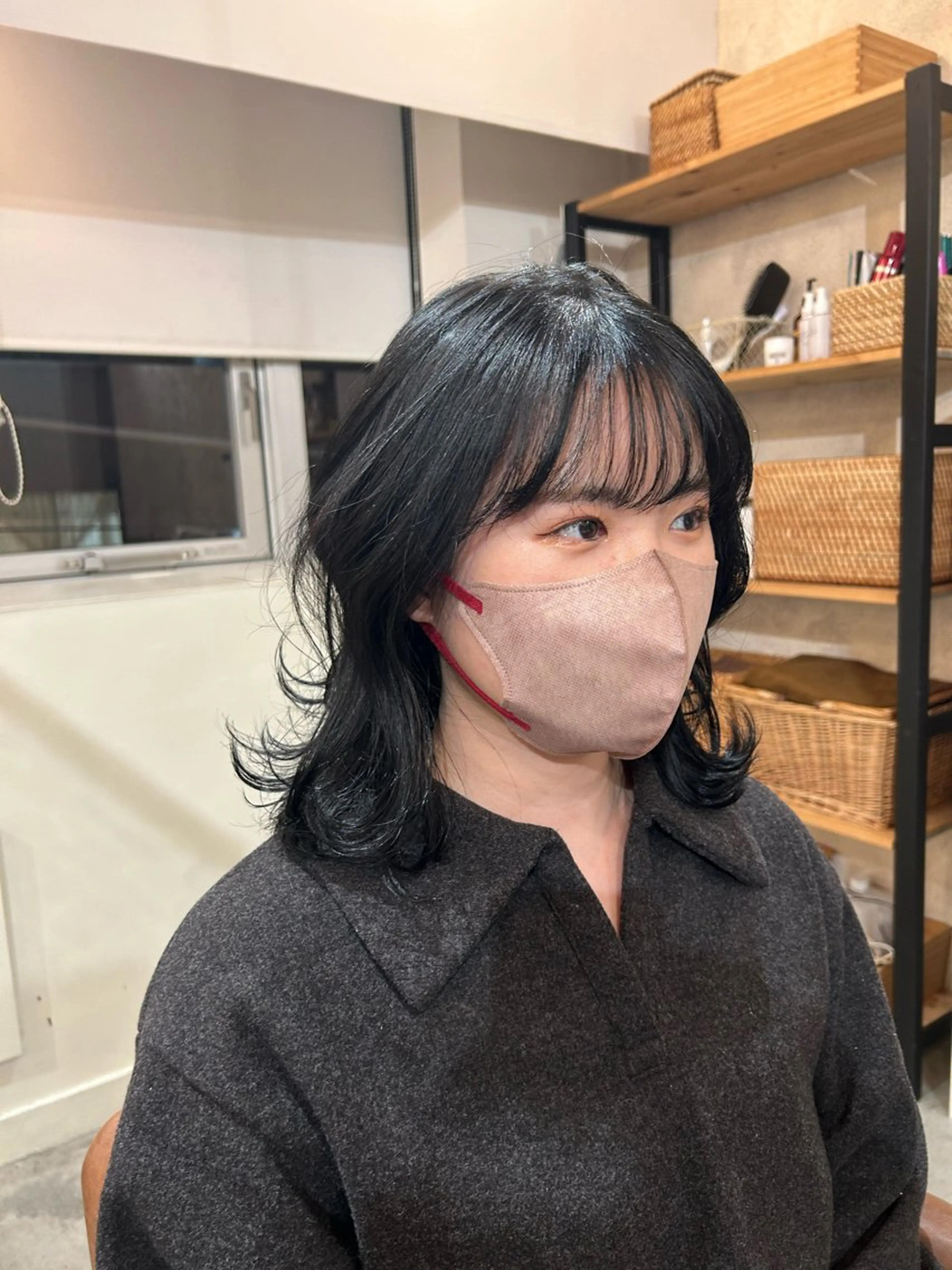 ミディアム カラー 黒髪 ブルーカラー ブルーブラック カット ヘアカラー トリートメント 梅田/透明感カラー ボブレイヤーきょうかのヘアスタイル