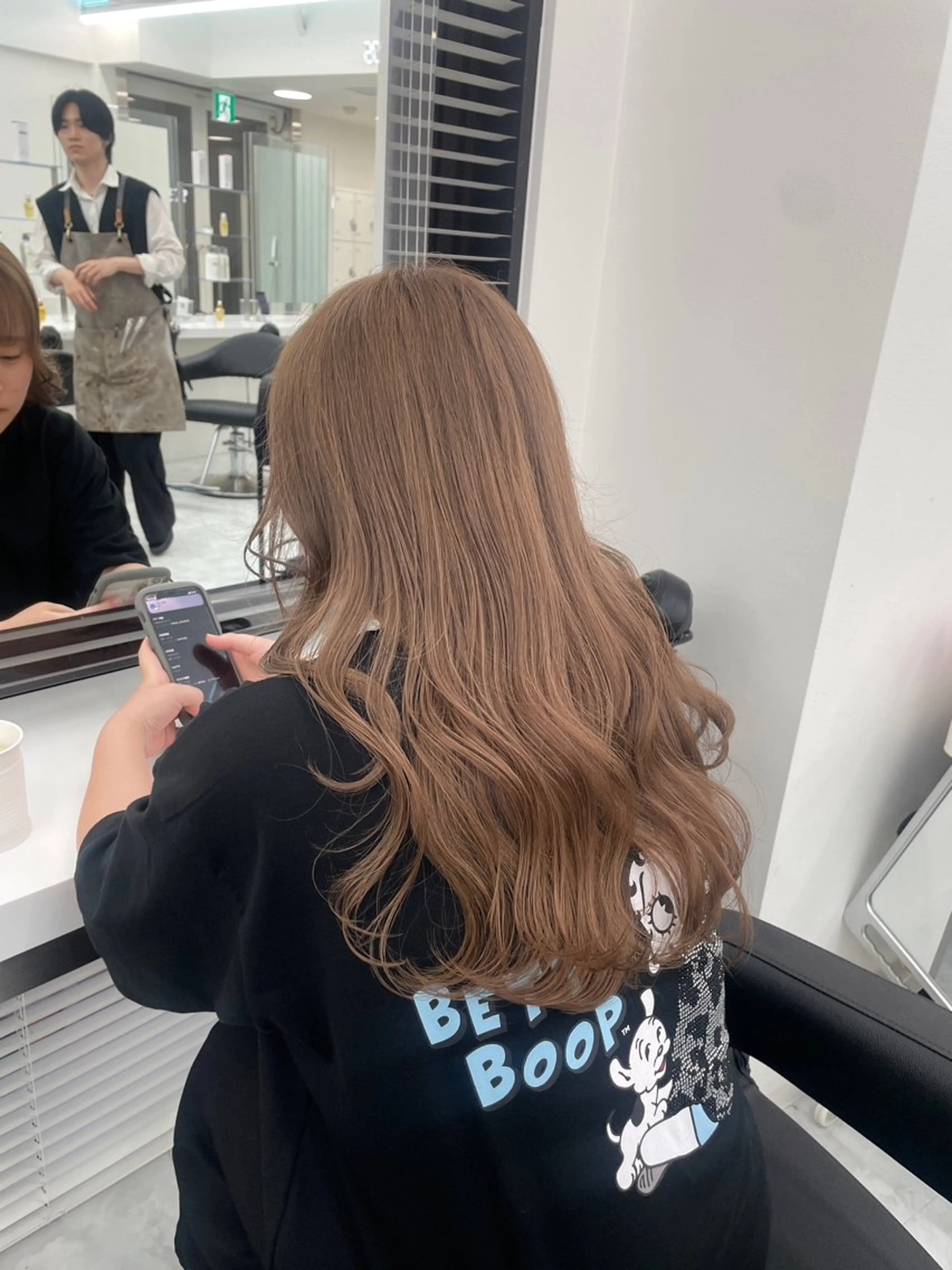 ロング ヘアカラー 大人上品🤍明るめ ベージュ🤍REOのヘアスタイル