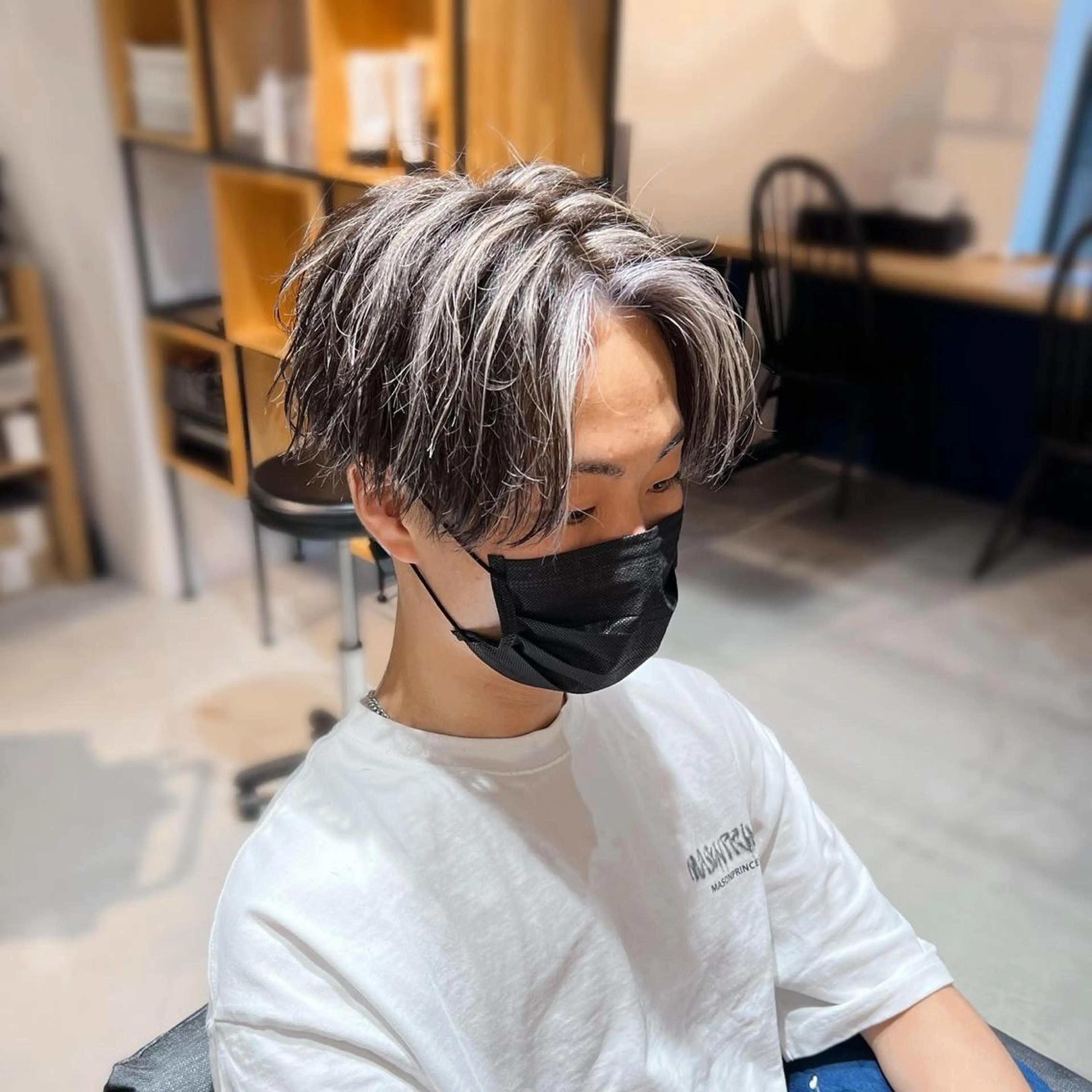 カラー メンズ センターパート メンズメッシュ メッシュ カット ヘアカラー トリートメント メンズ専門　井藤 雅也のヘアスタイル
