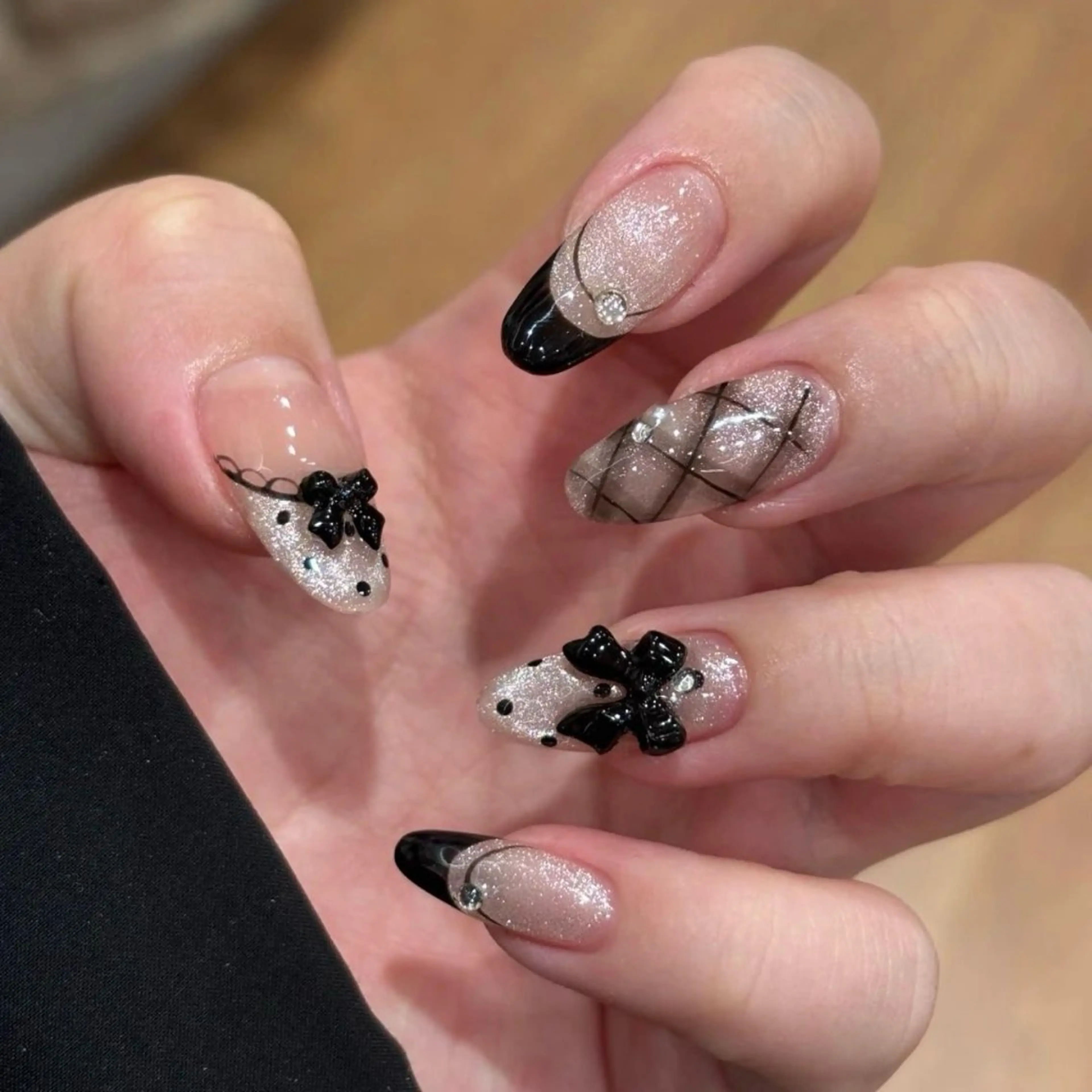 ネイル フレンチネイル ジェルネイル キラキラネイル 韓国ネイル マグネットネイル Julli nail studio所属・Julli NailStudioのネイルデザイン