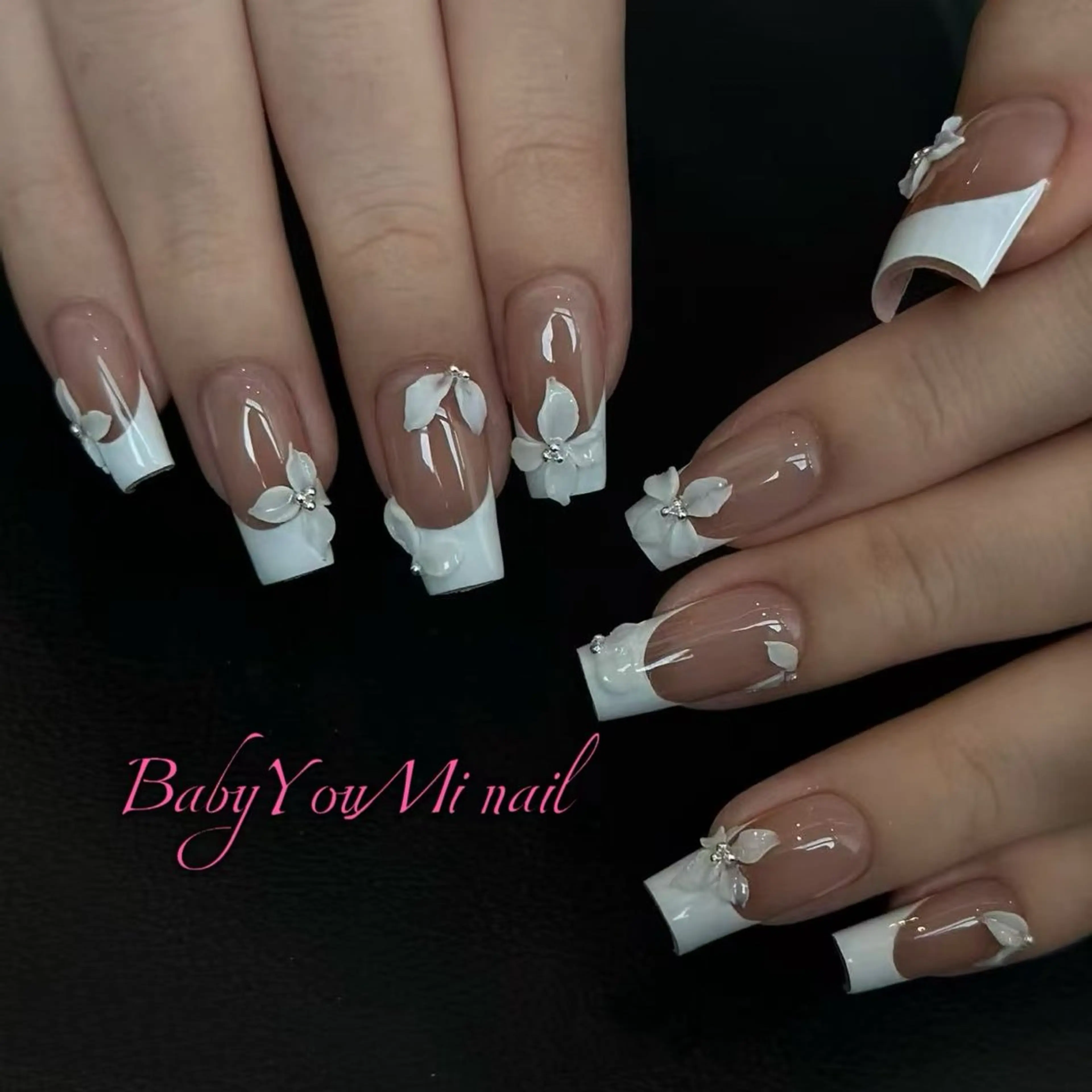 ネイル オーロラネイル フラワーネイル フットネイル フレンチネイル ジェルネイル ハンドネイル BabyYouMi nailのネイルデザイン