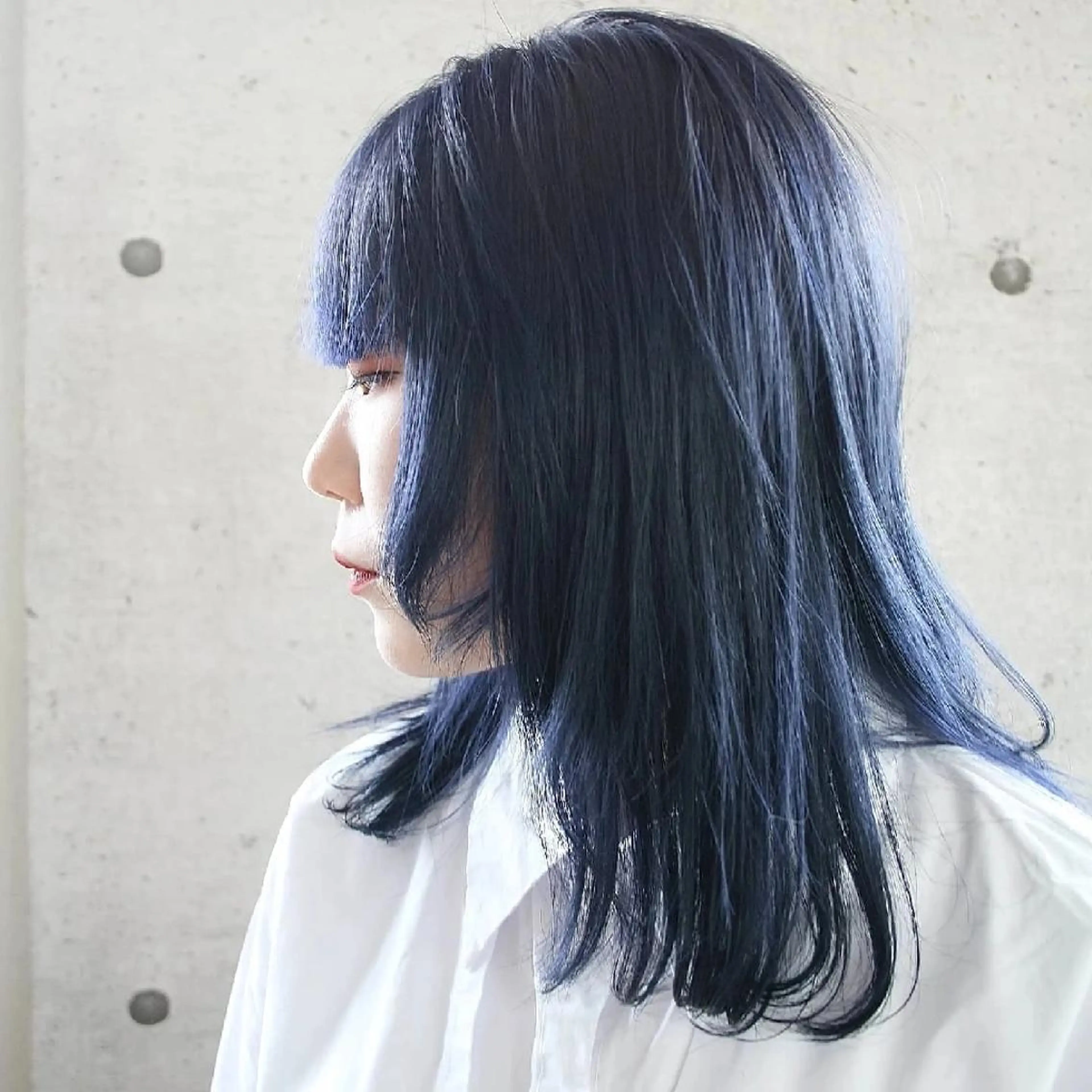 セミロング 新潟ハイトーンカラー NO.1✨ 小川 巧のヘアスタイル
