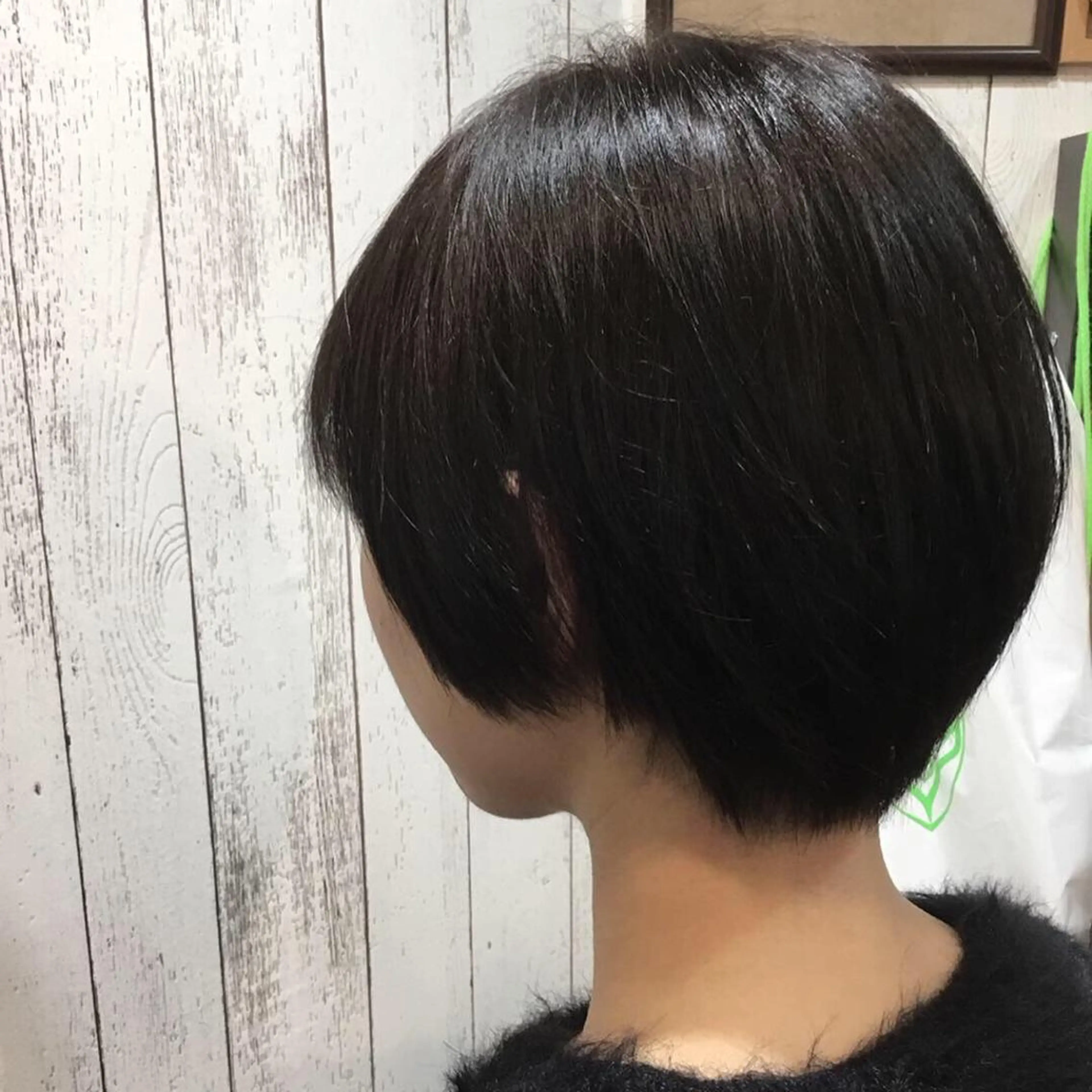 ショート カラー embrace エンブレイスのヘアスタイル