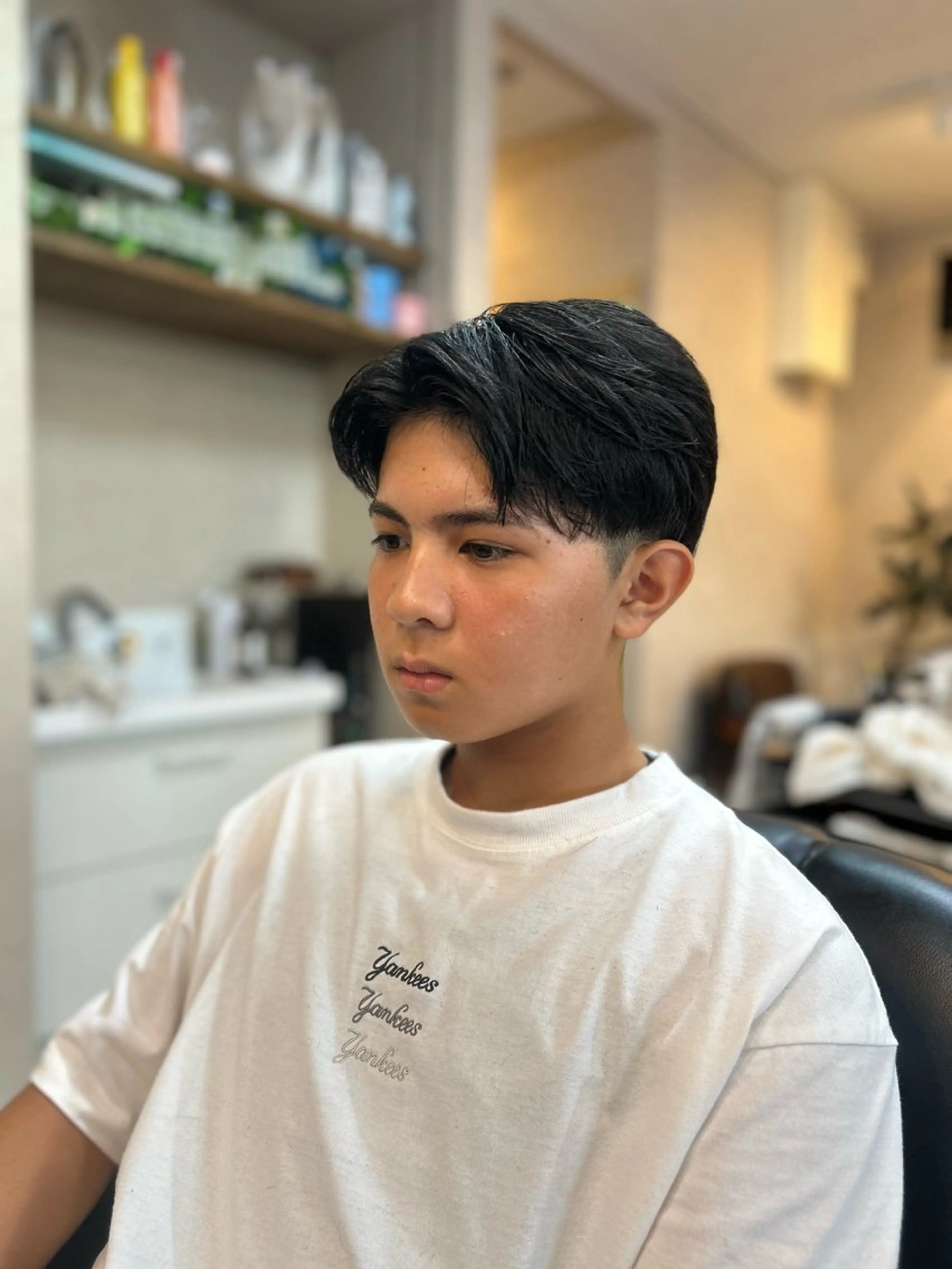 メンズ センターパート カット THEBARBER TEN所属・伊禮 海凪のヘアスタイル