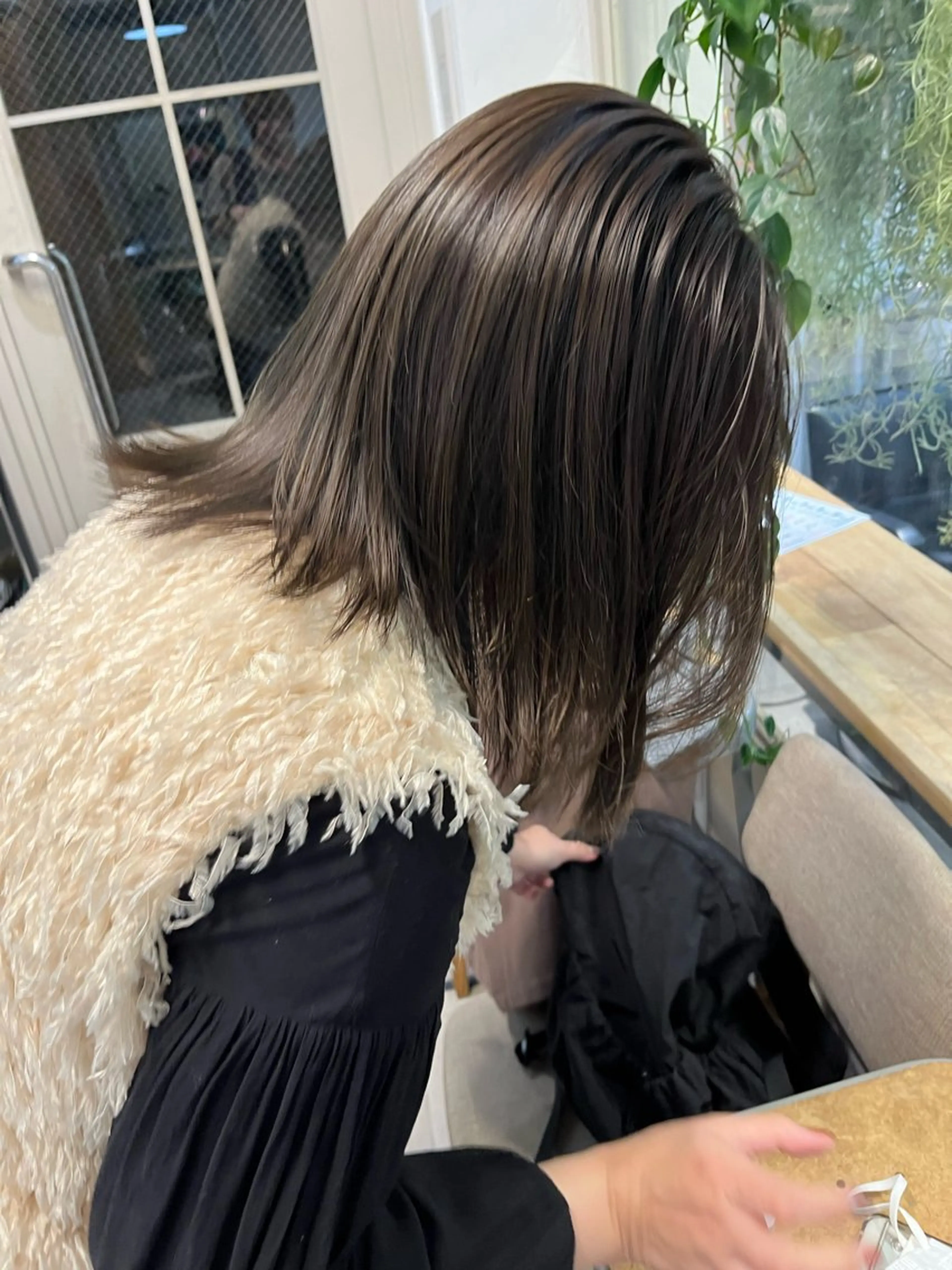 ミディアム カラー 透明感カラー ヘアカラー トリートメント スッと馴染むhair /ヨシダトモキのヘアスタイル