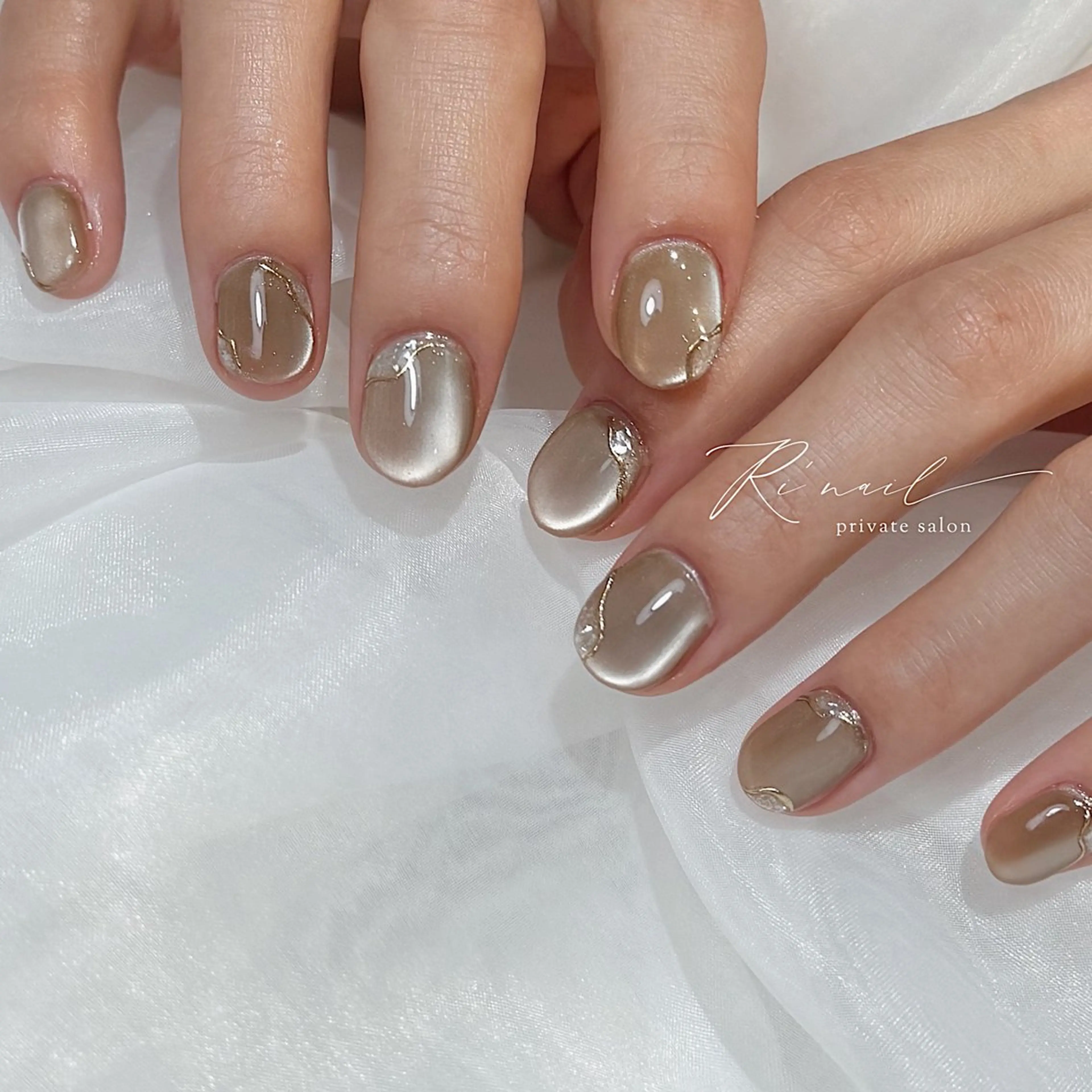 ネイル ハンドネイル フットネイル ISHIWATA LINAのネイルデザイン