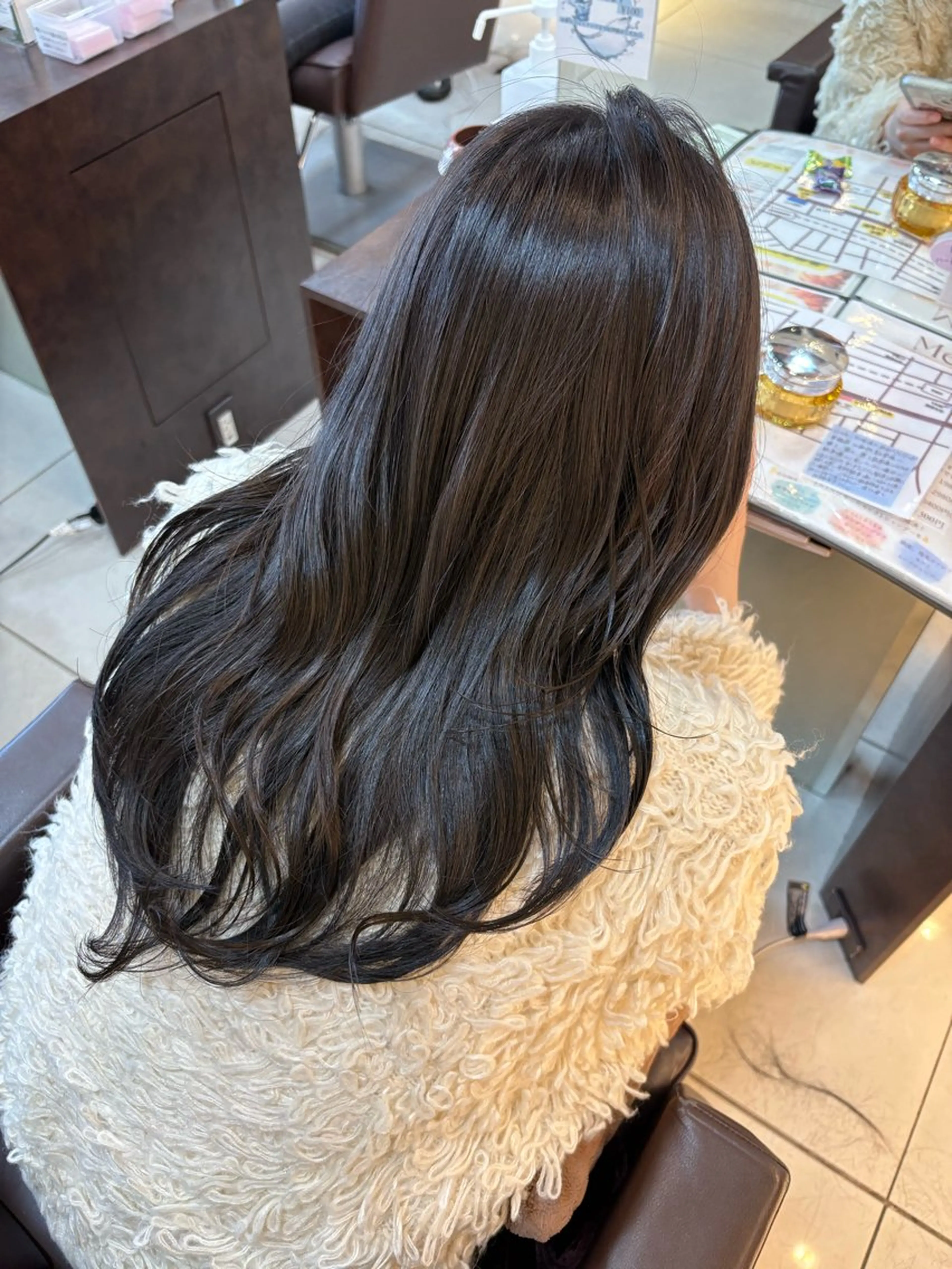 ロング カラー 黒髪 ブルーカラー ブルーブラック 透明感カラー ヘアカラー トリートメント 🤎韓国ヘア ベージュ まゆか🤎のヘアスタイル