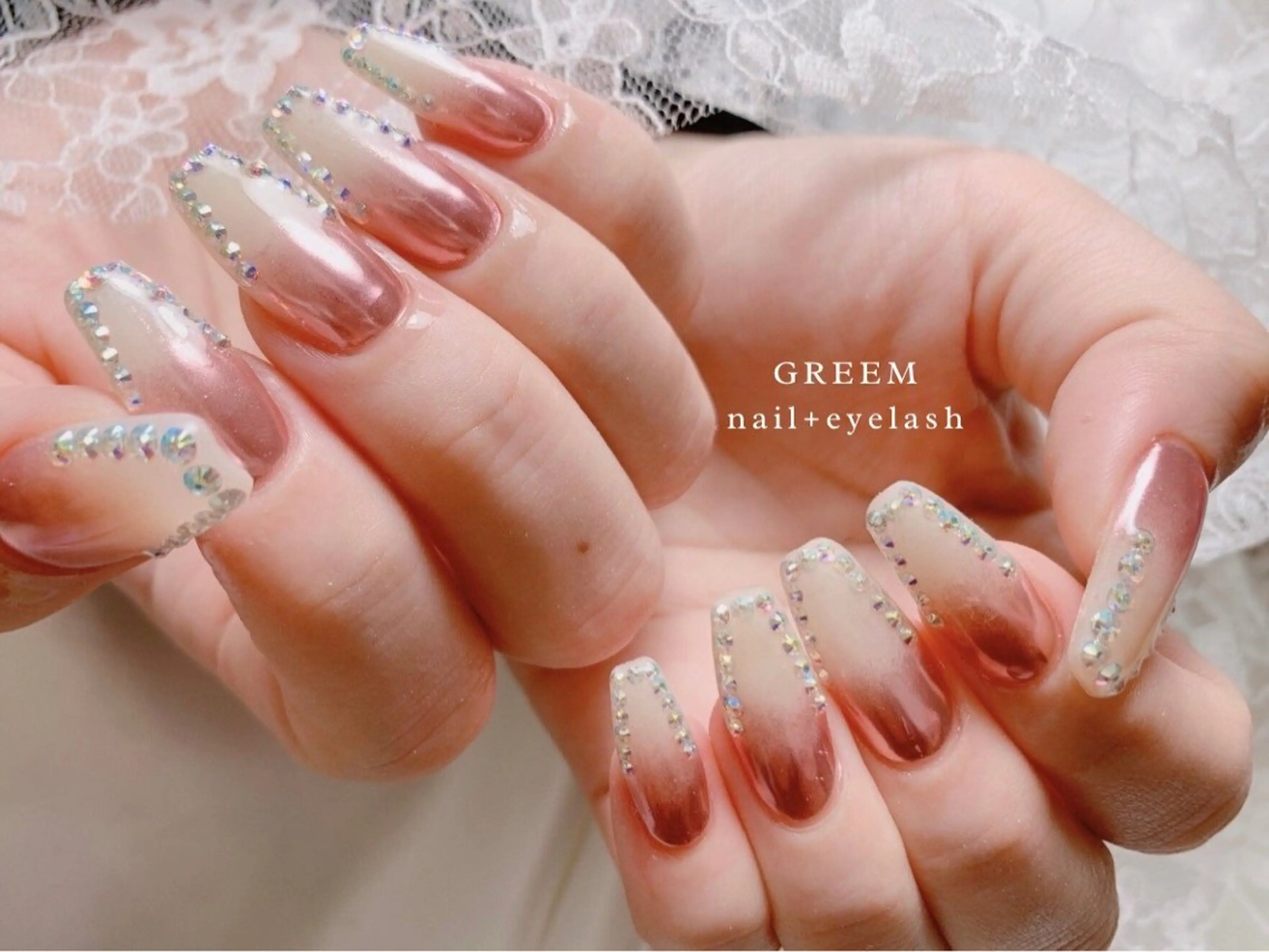 ネイル ガーリー グラデーション ミラーネイル GREEM グリームのネイルデザイン