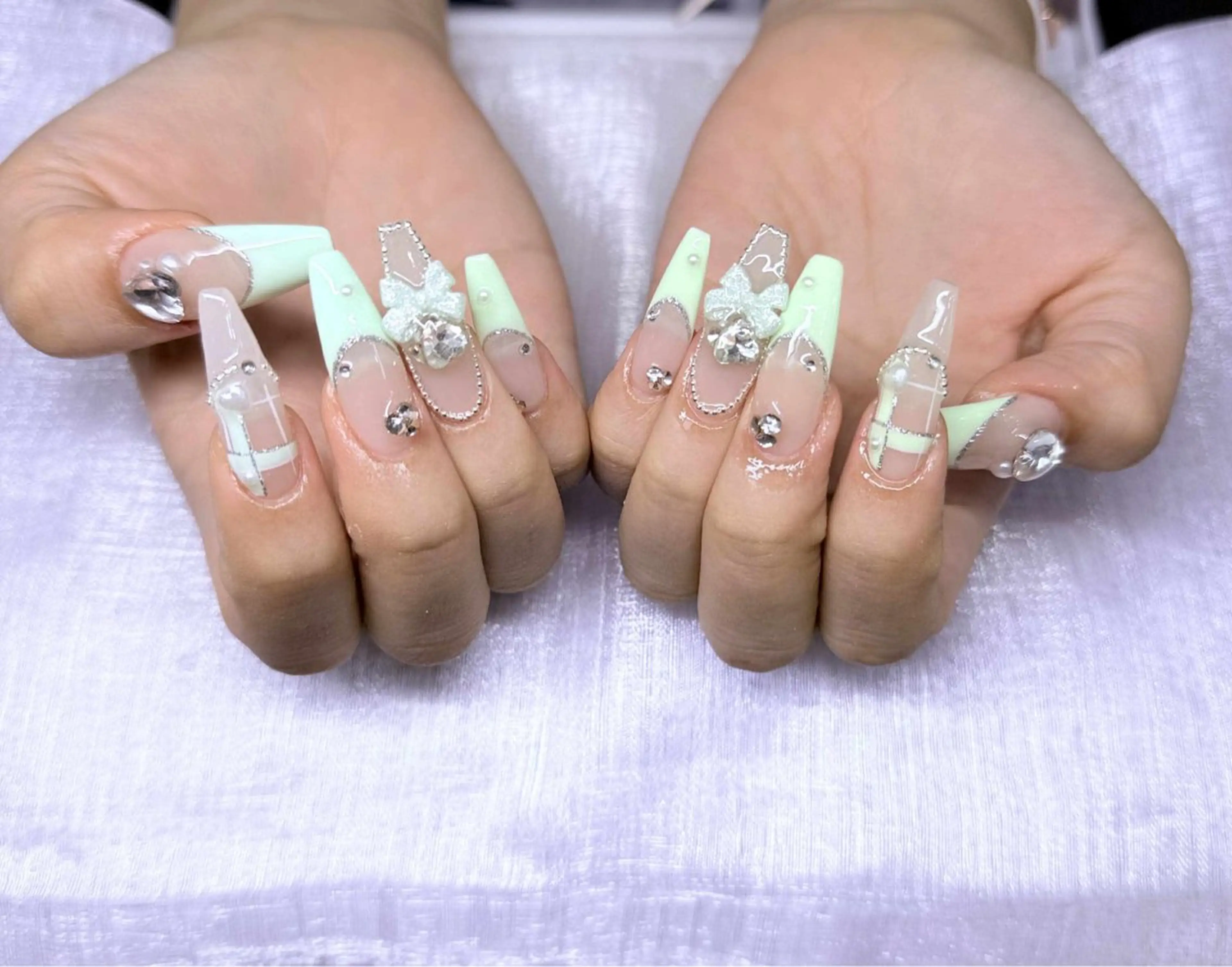 ネイル 長さ出し グラデーション 卒業式 キラキラネイル マグネットネイル ハンドネイル Lee Nailsのネイルデザイン