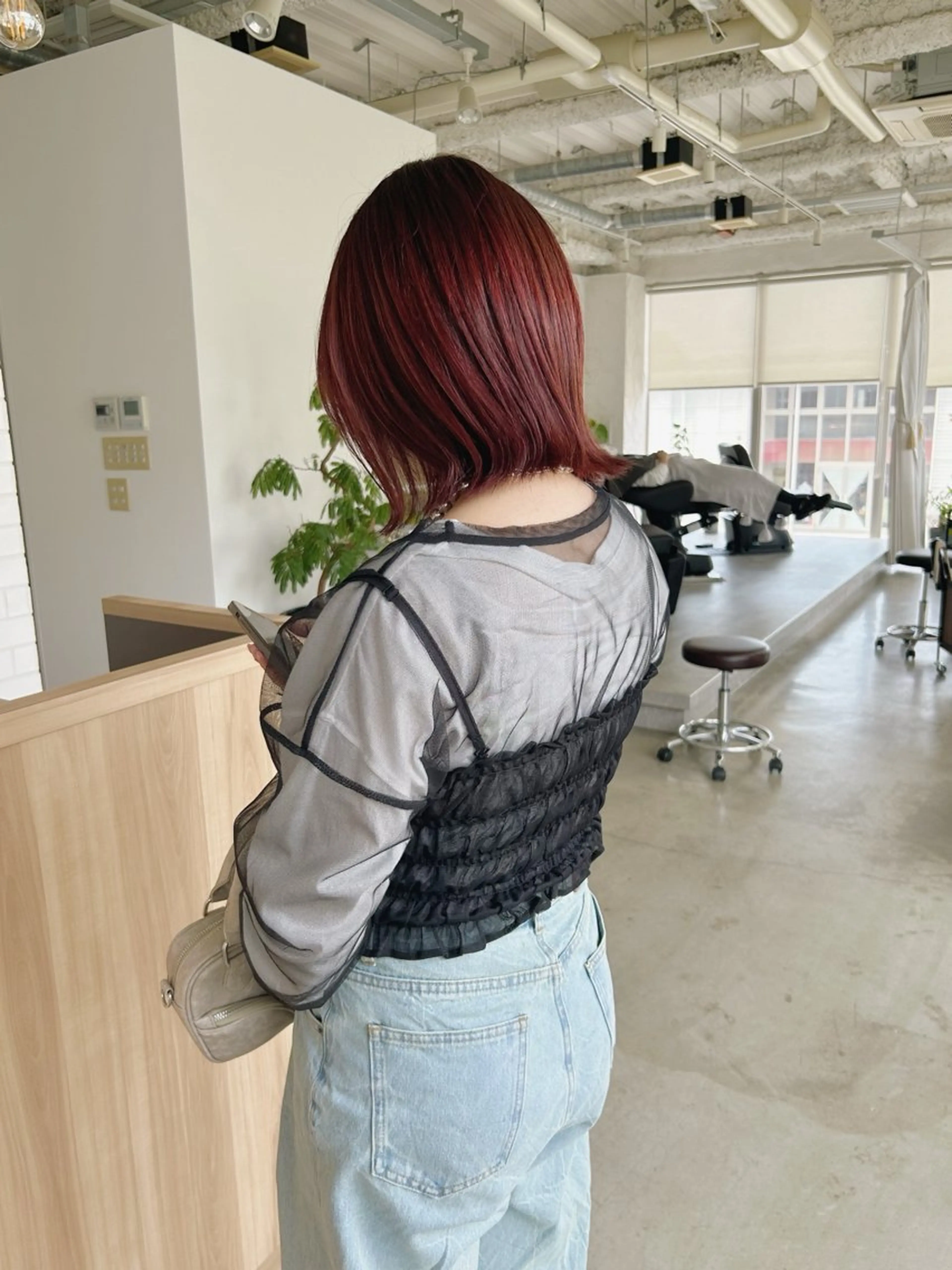 カラー カシス レッドカラー 津田 七美希のヘアスタイル