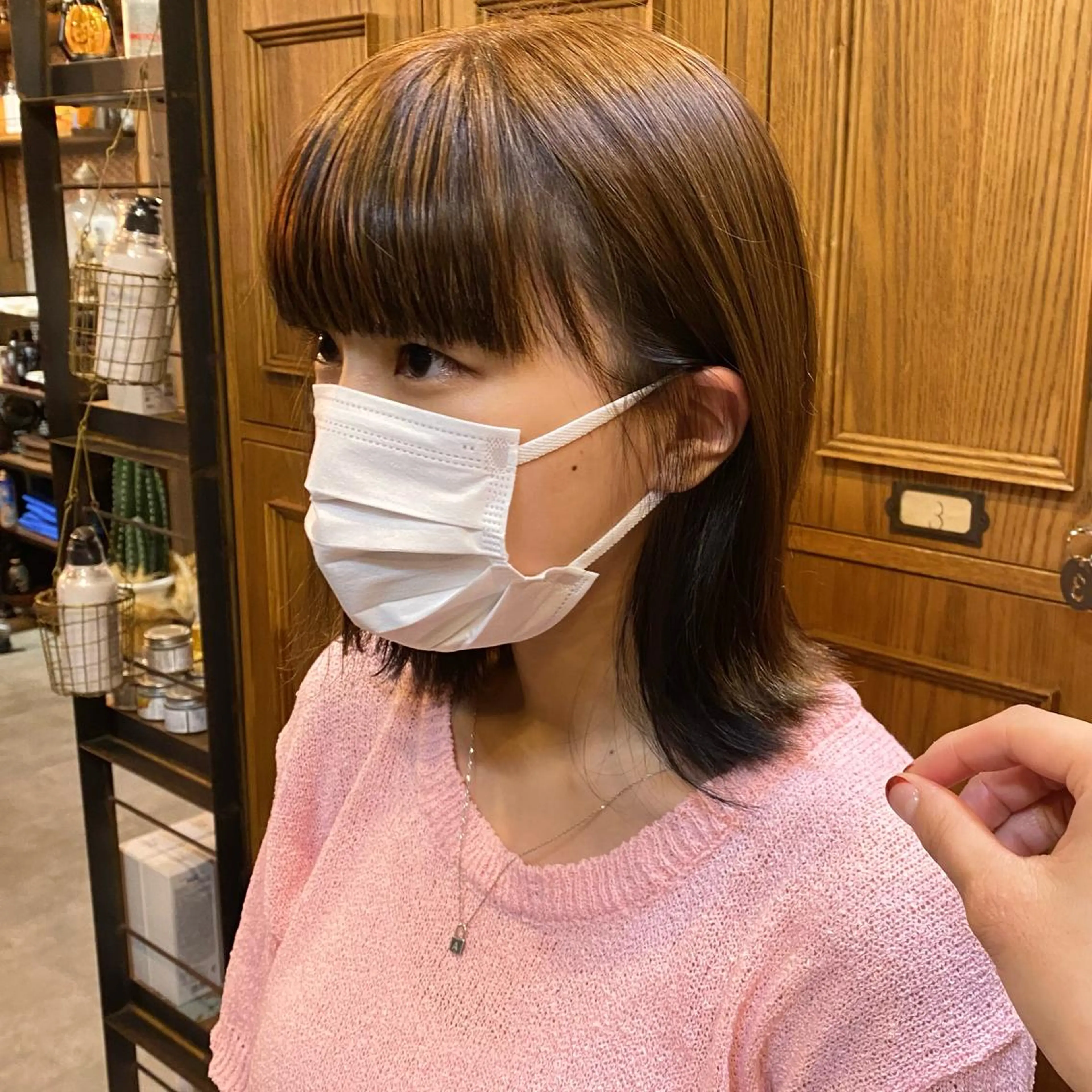 ミディアム カラー ミストバング ブリーチ  フェイスフレーミング ブリーチなしカラー カット ヘアカラー トリートメント 比嘉 陽のヘアスタイル