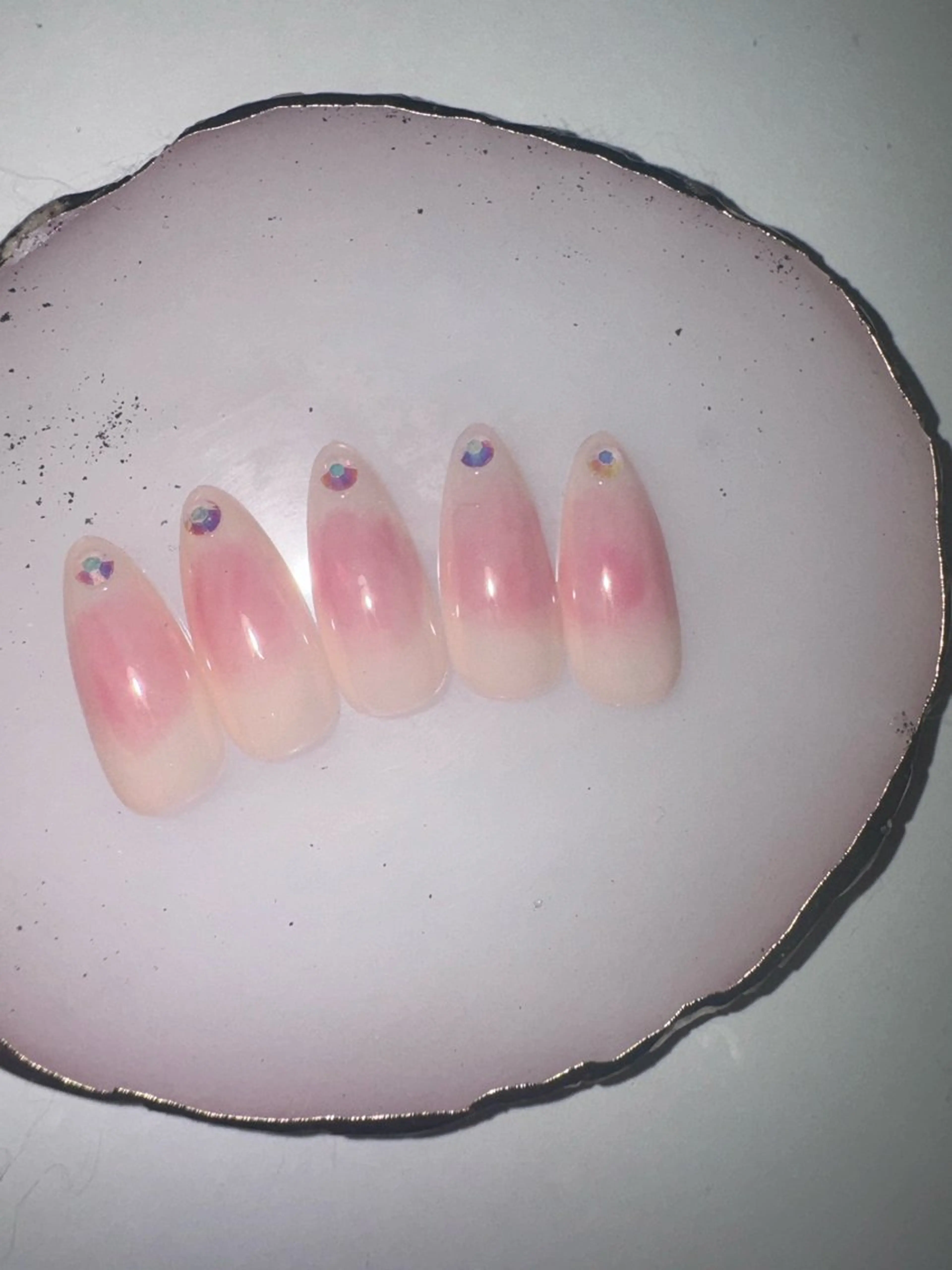 ネイル チークネイル on nail 尾張旭三郷店のネイルデザイン