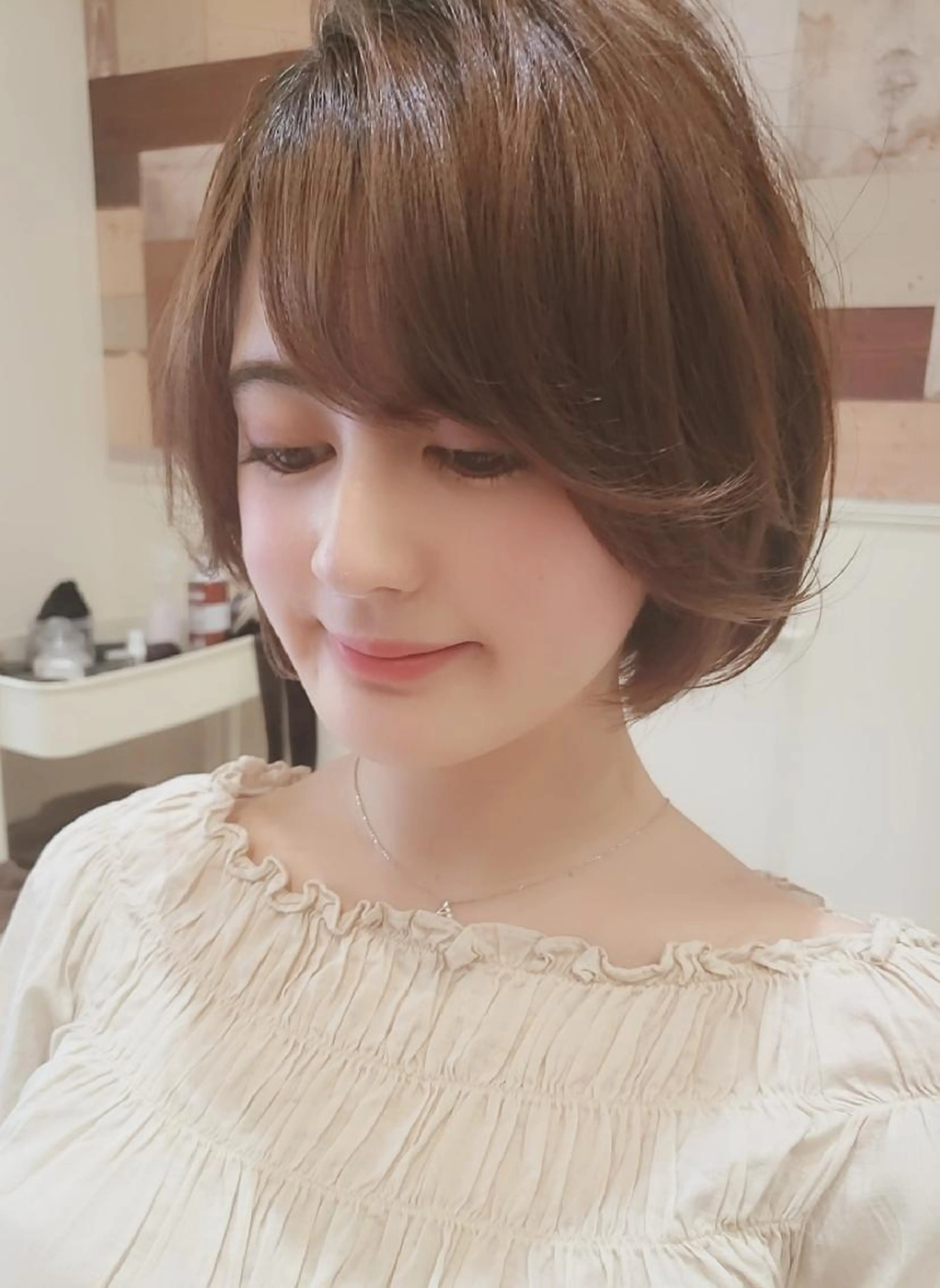 カット&単色カラーの写真