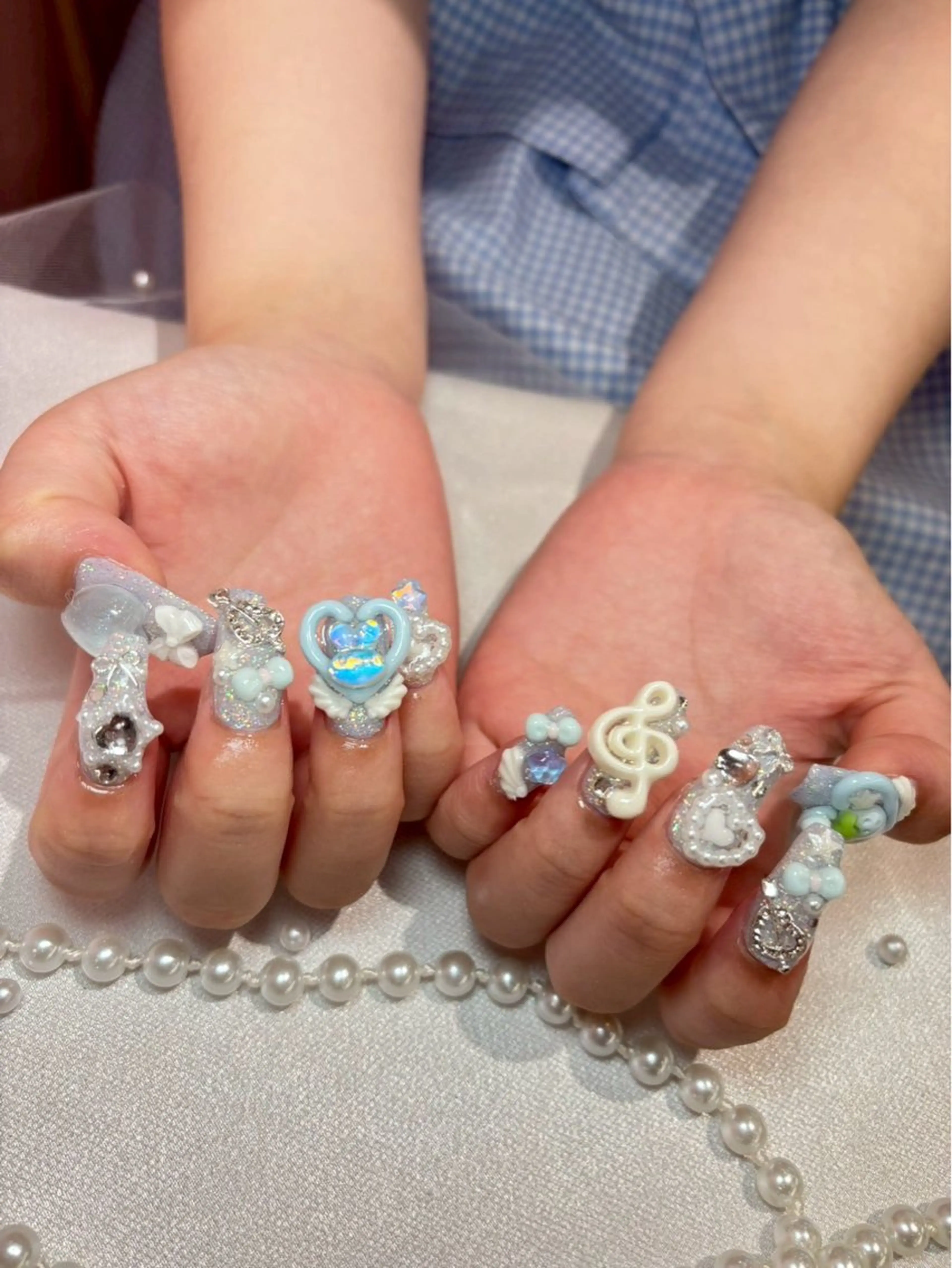 ネイル キラキラネイル 韓国ネイル ラメ(グリッター) ロングネイル ストーンネイル ハンドネイル mio nailのネイルデザイン