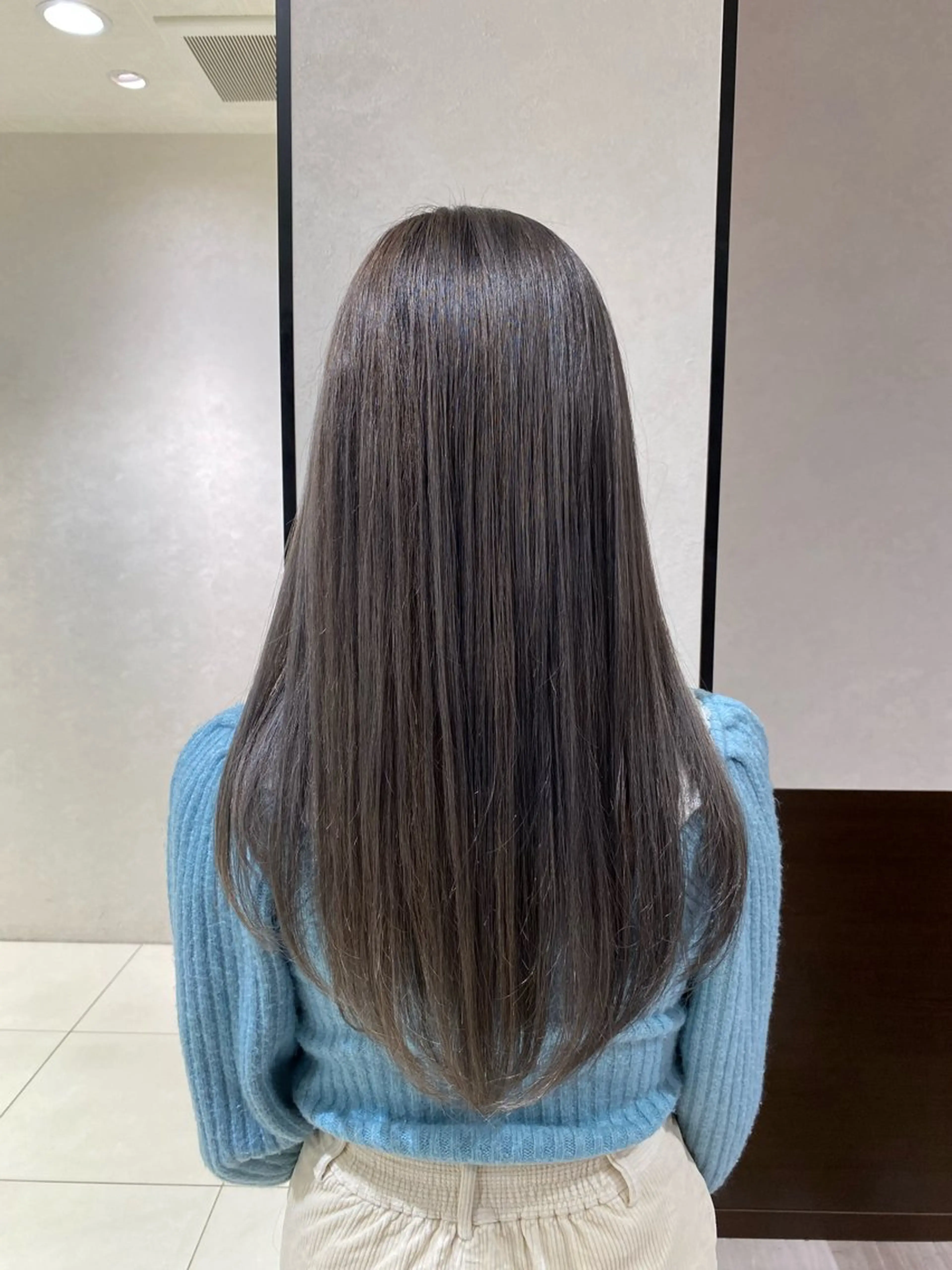 ロング 他店で断られた方歓迎 ブリーチ縮毛矯正のヘアスタイル