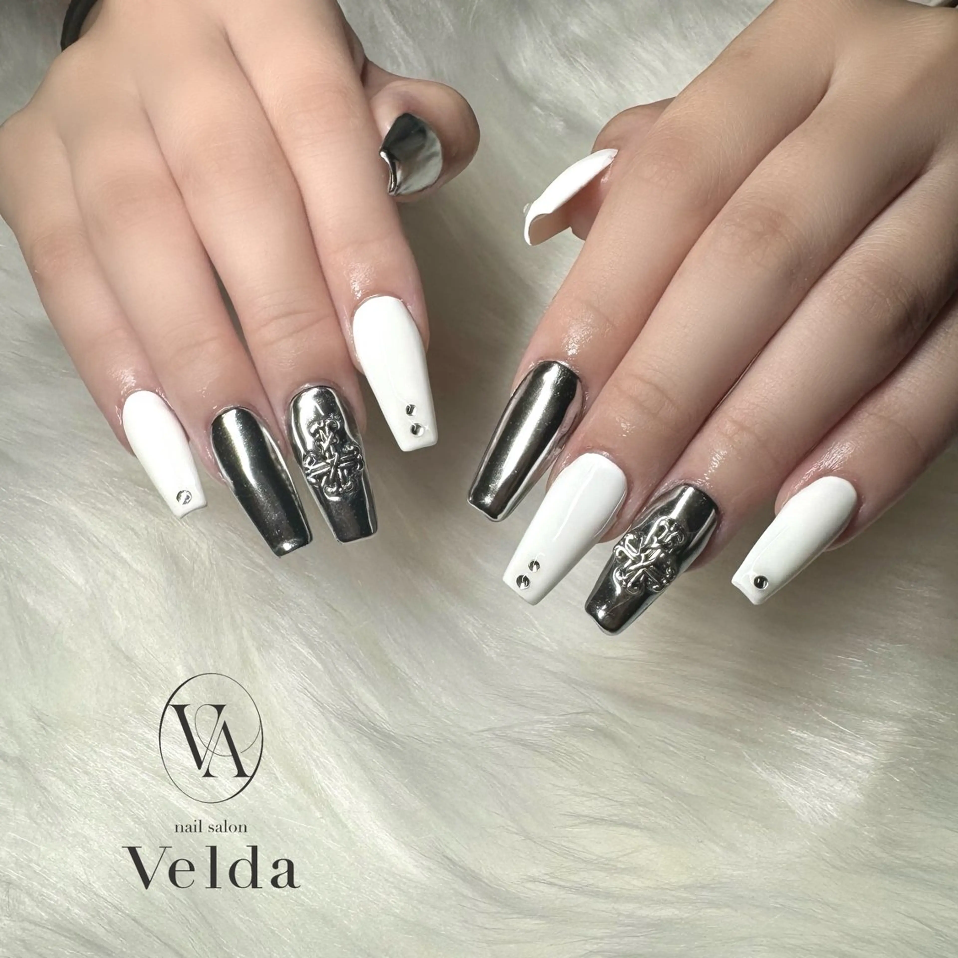 ネイル ミラーネイル ワンカラーネイル 💎スカルプ💎 Velda(ベルダ)のネイルデザイン