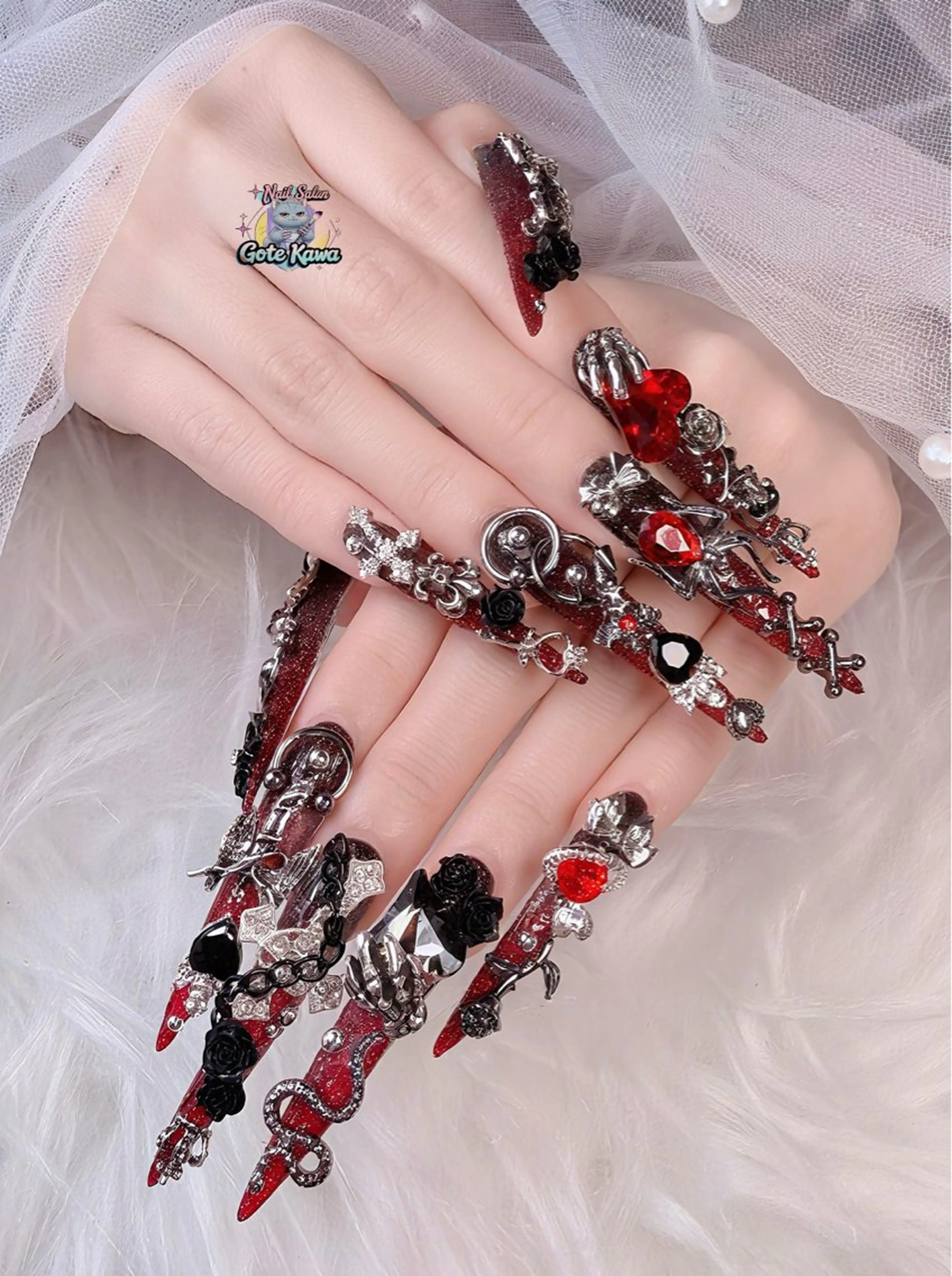 ネイル ハート キラキラネイル ロングネイル 持ち込み 赤色 ハンドネイル ハンドケア GOTE KAWA Nail Salon(ゴテかわ)所属・Gote Kawa nail salonのネイルデザイン