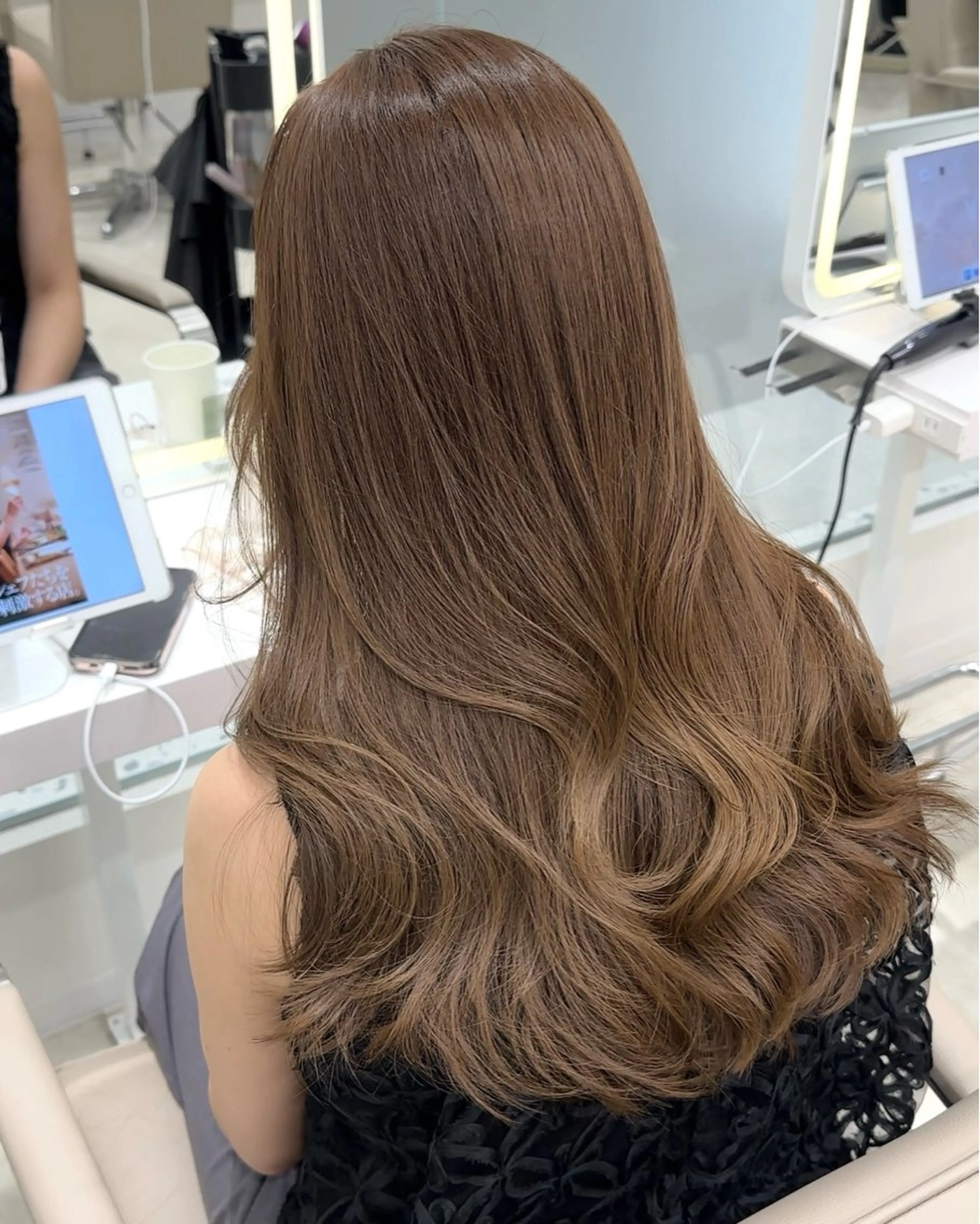 ロング カット ヘアカラー IVE所属・透け感カラー 髪質改善🫧Annaのヘアスタイル