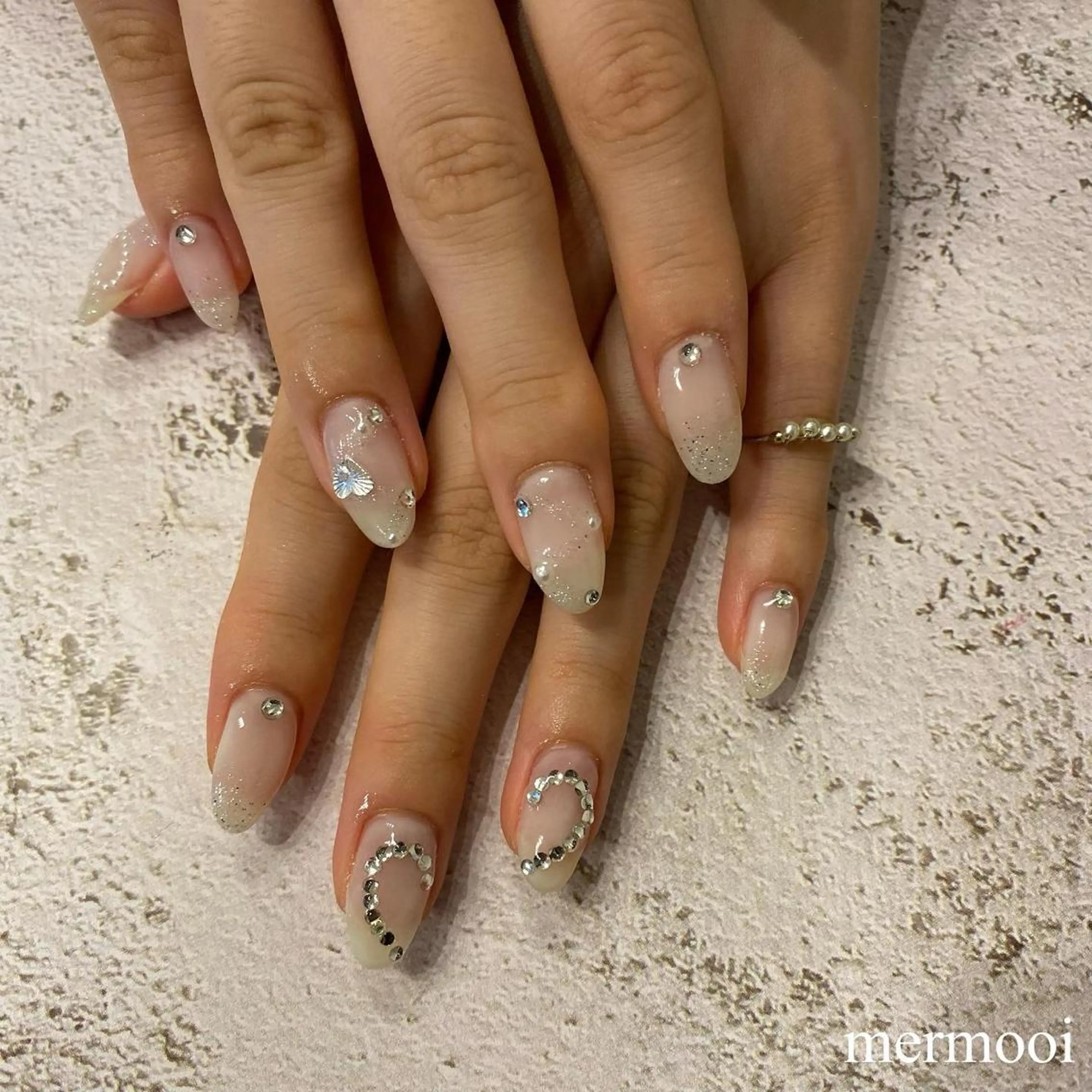 ネイル ハート 韓国ネイル ニュアンスネイル ホワイト ハンドネイル mermooi nailのネイルデザイン