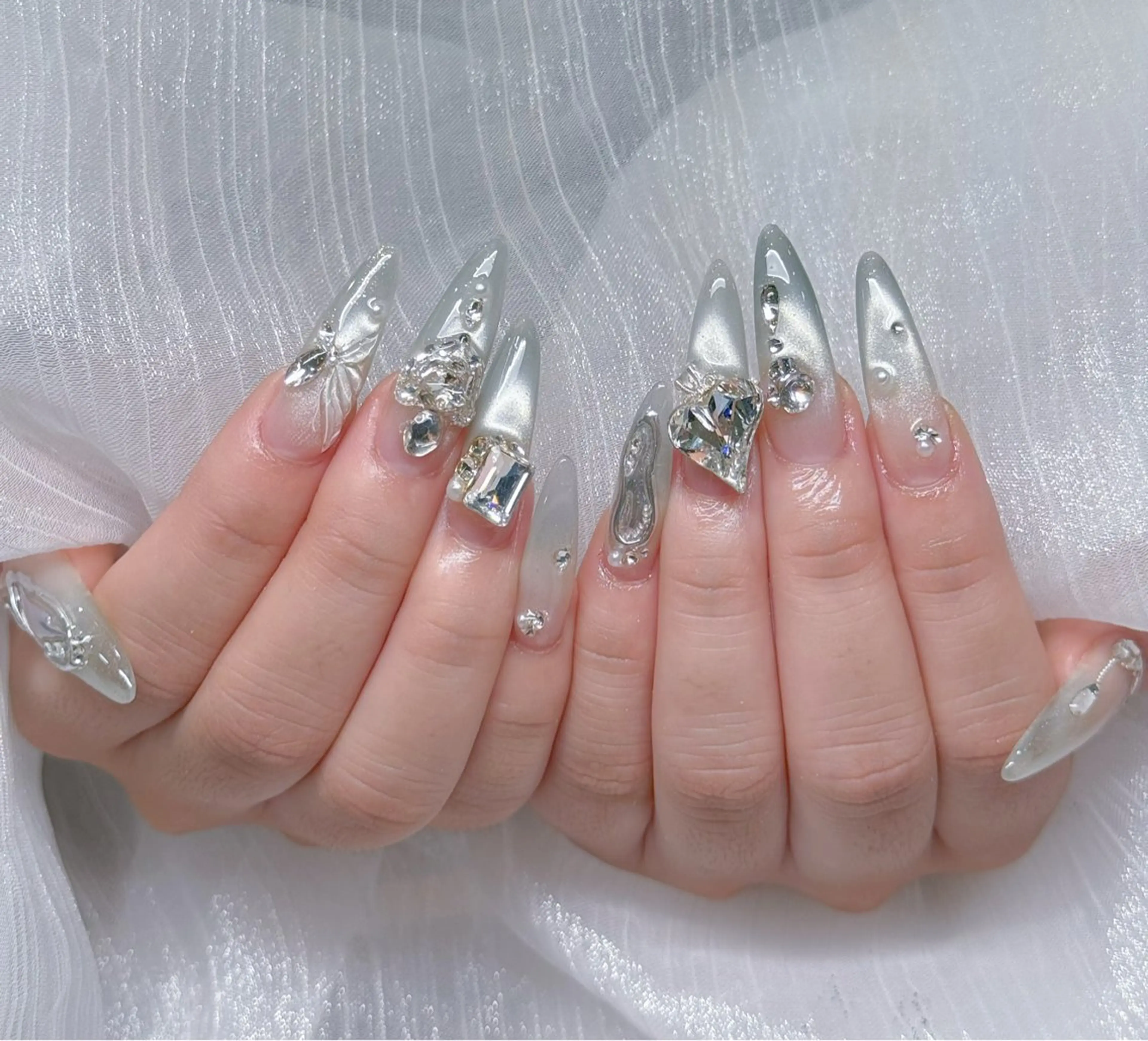 ネイル アートネイル フレンチネイル ジェルネイル グラデーション マグネットネイル ハンドネイル MILO 168 池袋のネイルデザイン