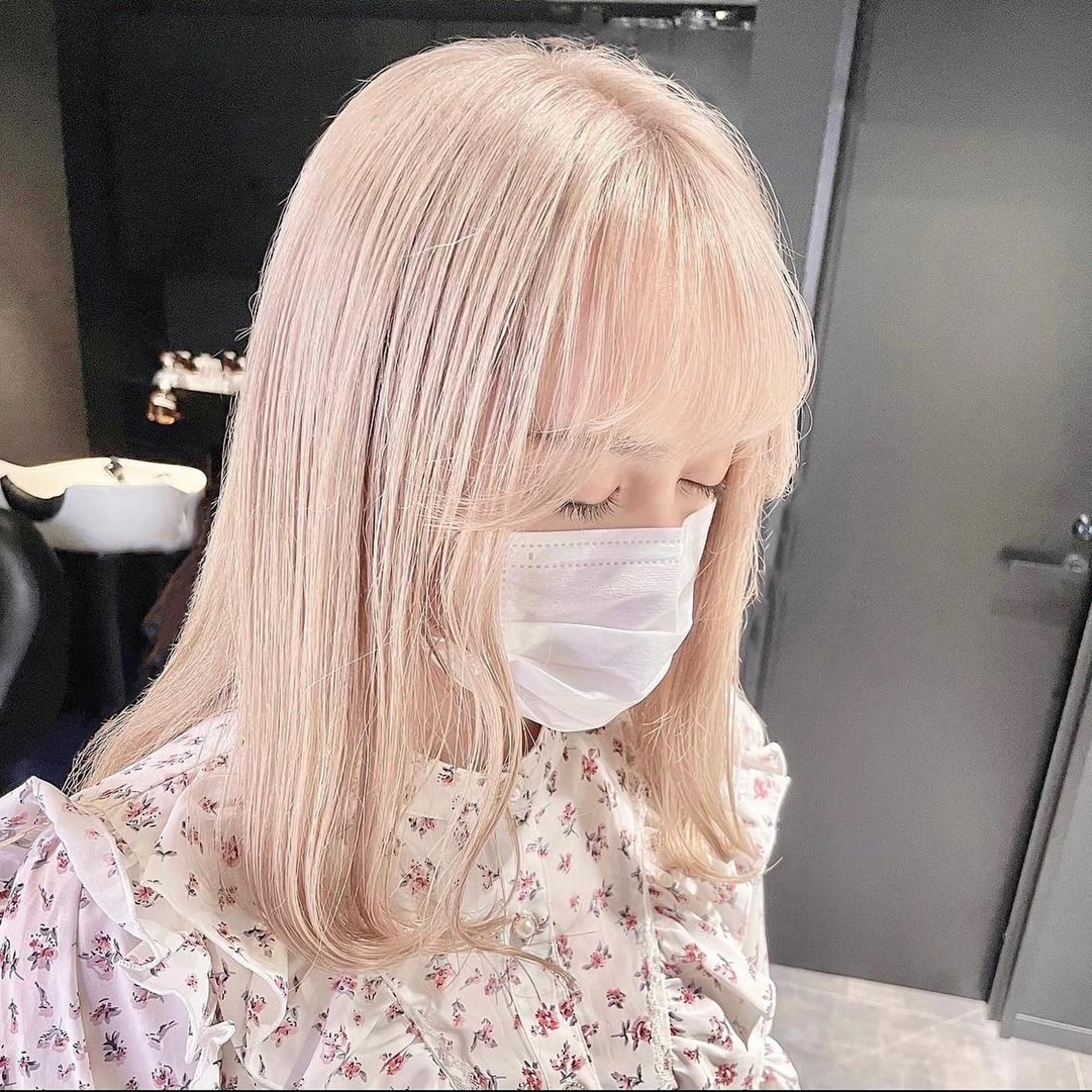 セミロング カラー ベージュカラー ホワイトベージュ ヘアカラー トリートメント MiL所属・✨ハイトーン✨ 濱田知孝のヘアスタイル