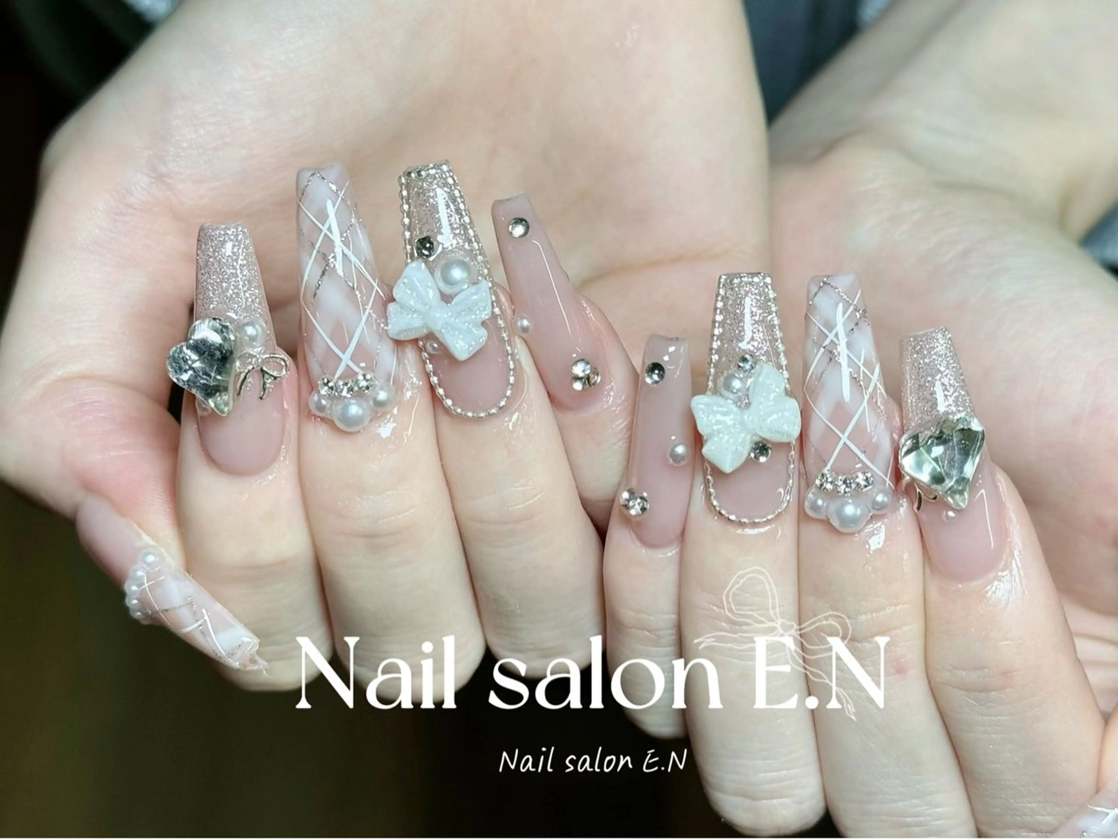 ネイル アートネイル オーロラネイル ブラウン クリアネイル フレンチネイル ハンドネイル E.N🦋 長さ出し/持ち込みのネイルデザイン