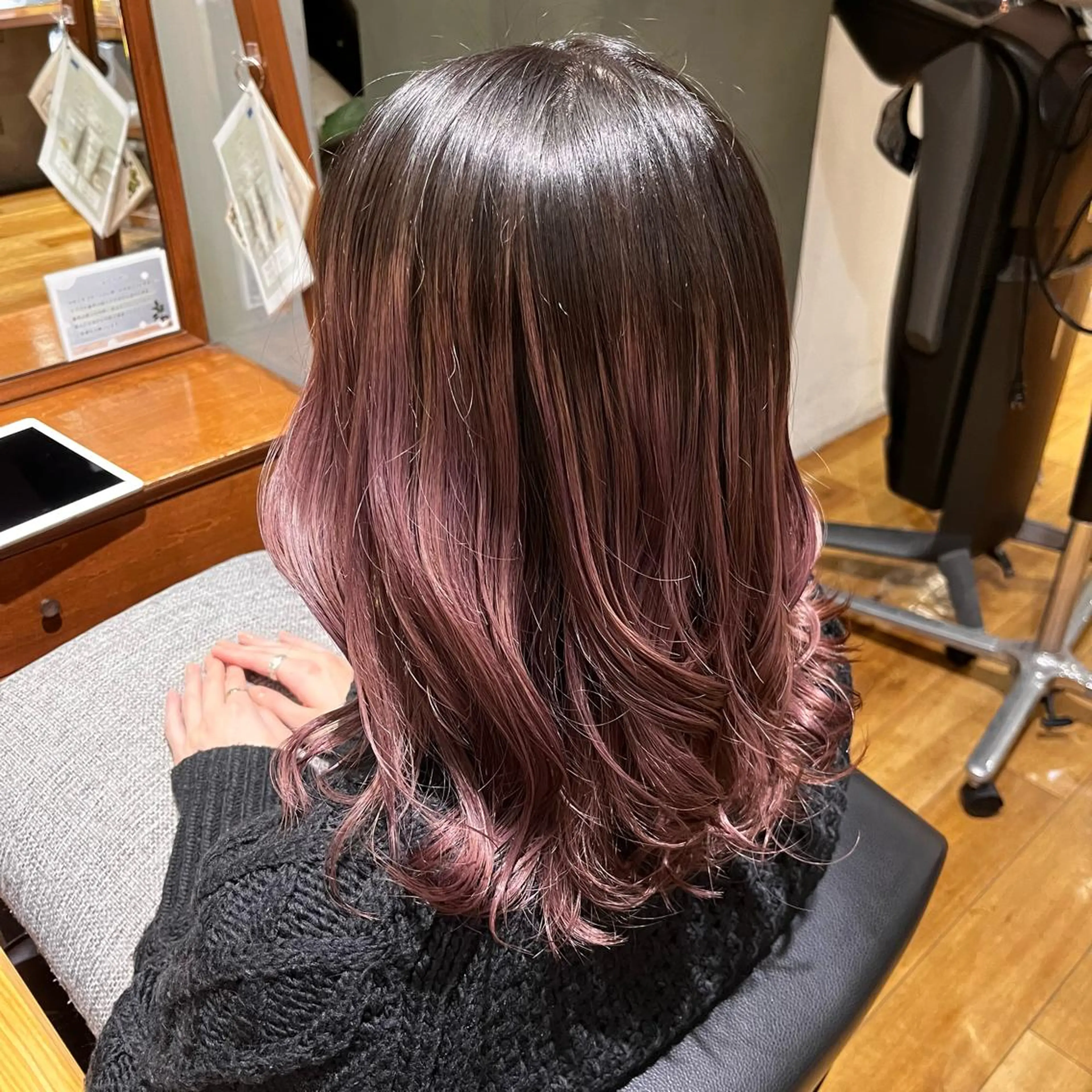 セミロング カラー ブリーチ ラベンダーカラー ヘアカラー おくだ　りお /ハイトーンカラーのヘアスタイル