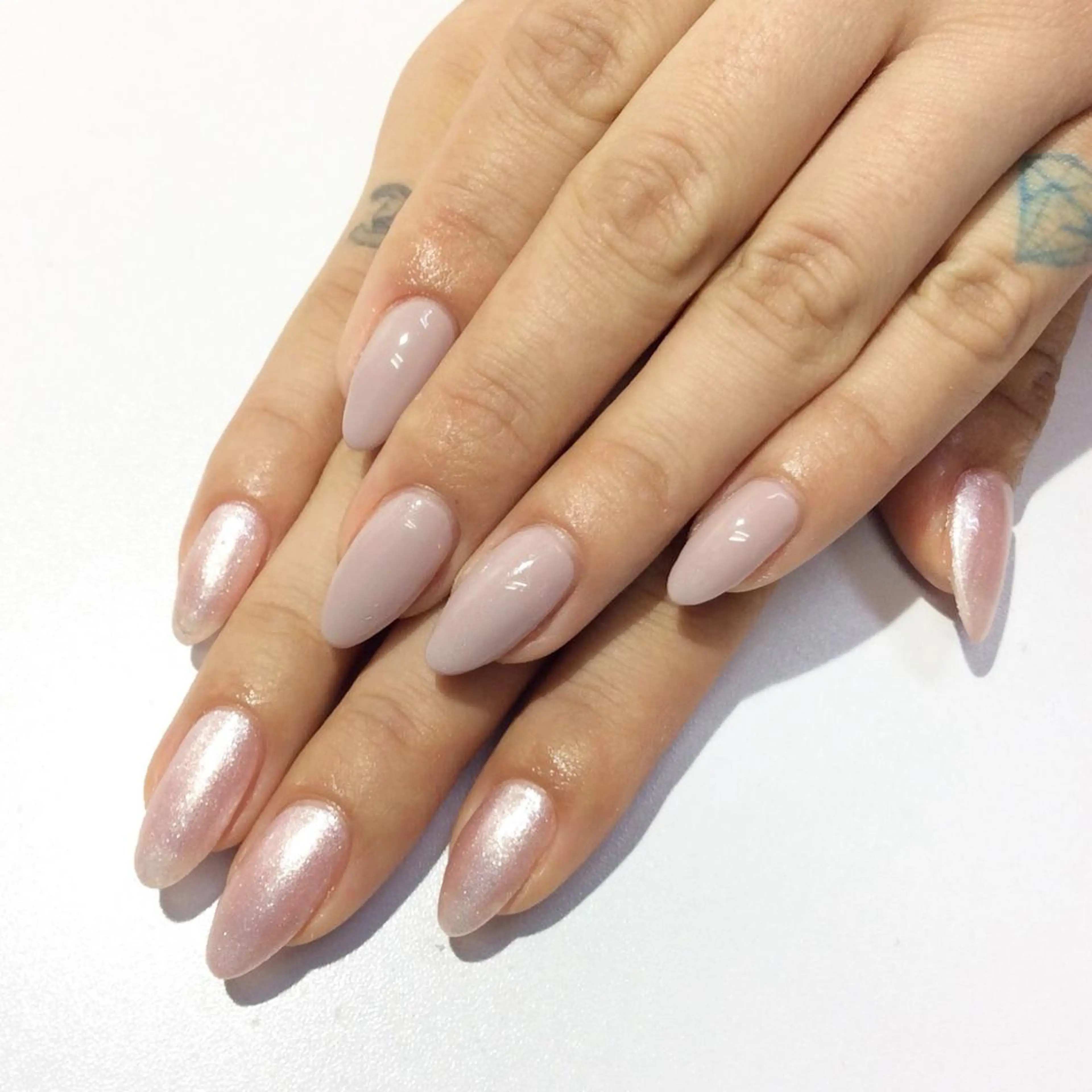 ネイル マツエク・マツパ カラーマツエク ピンク esNail&eye イーズネイル＆アイのネイルデザイン