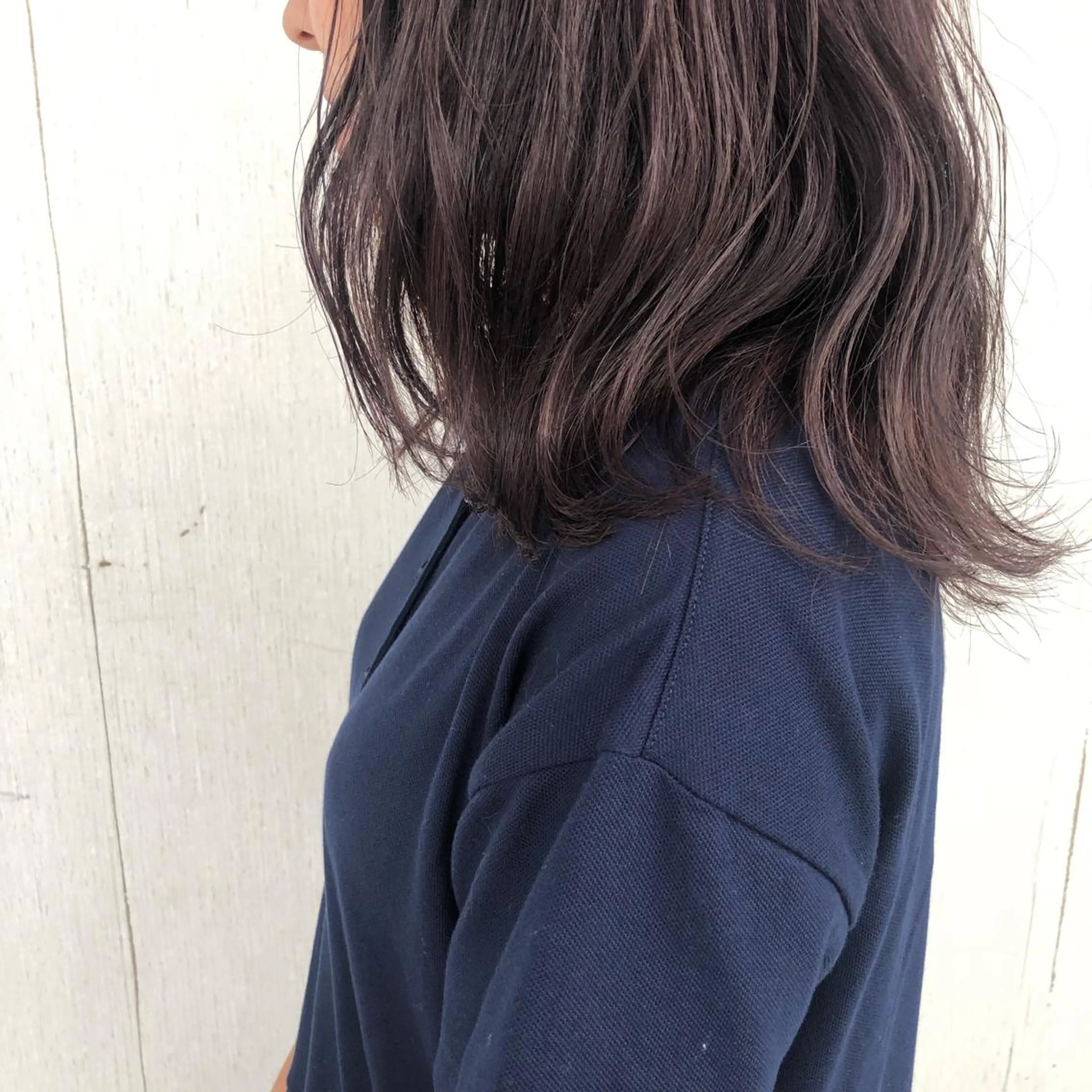 セミロング カット ヘアカラー 横山 莉奈のヘアスタイル