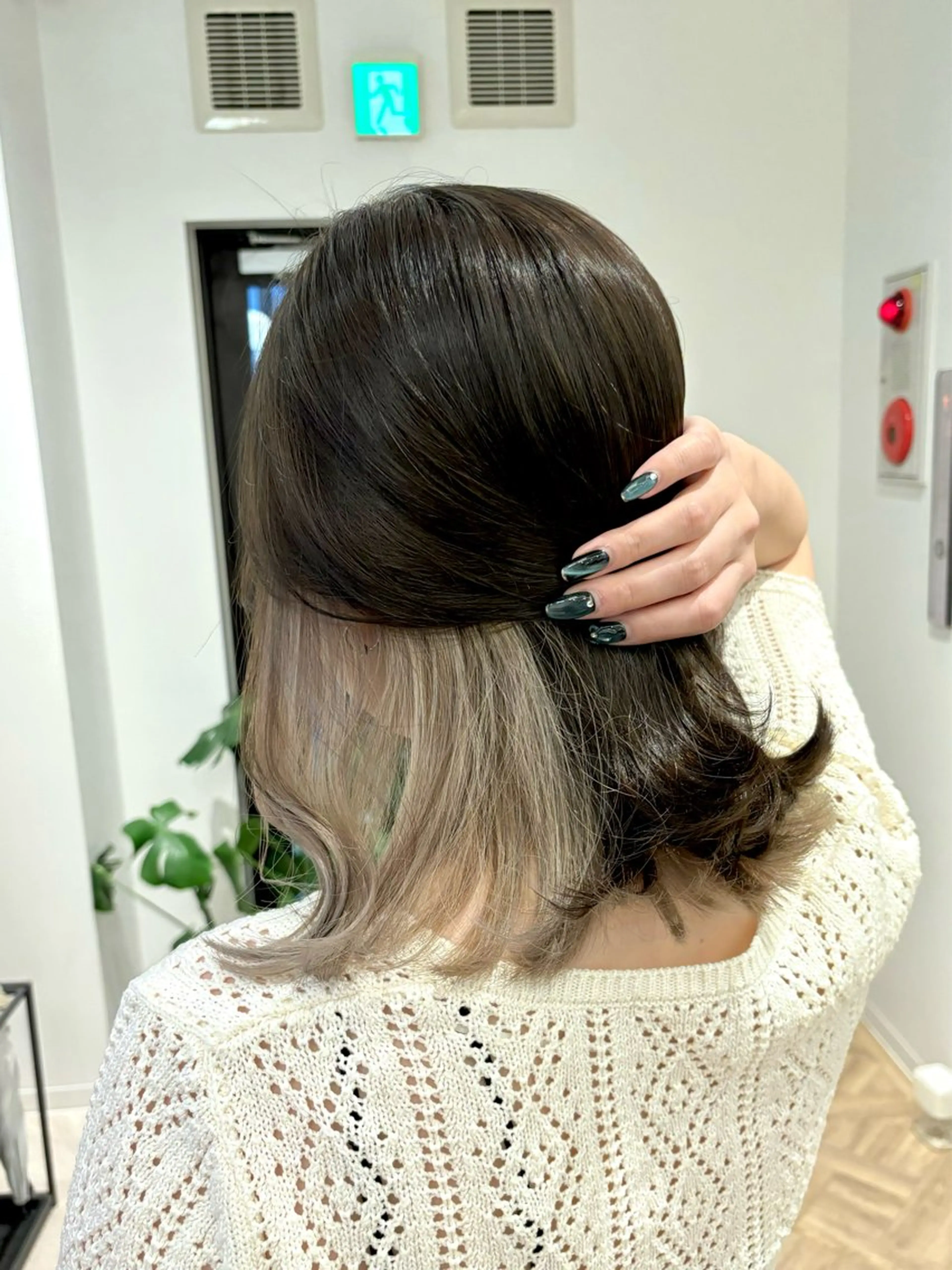 ミディアム カラー ベージュカラー インナーカラー ホワイトベージュ Gokan by JILBLAN所属・新實 ゆりあのヘアスタイル