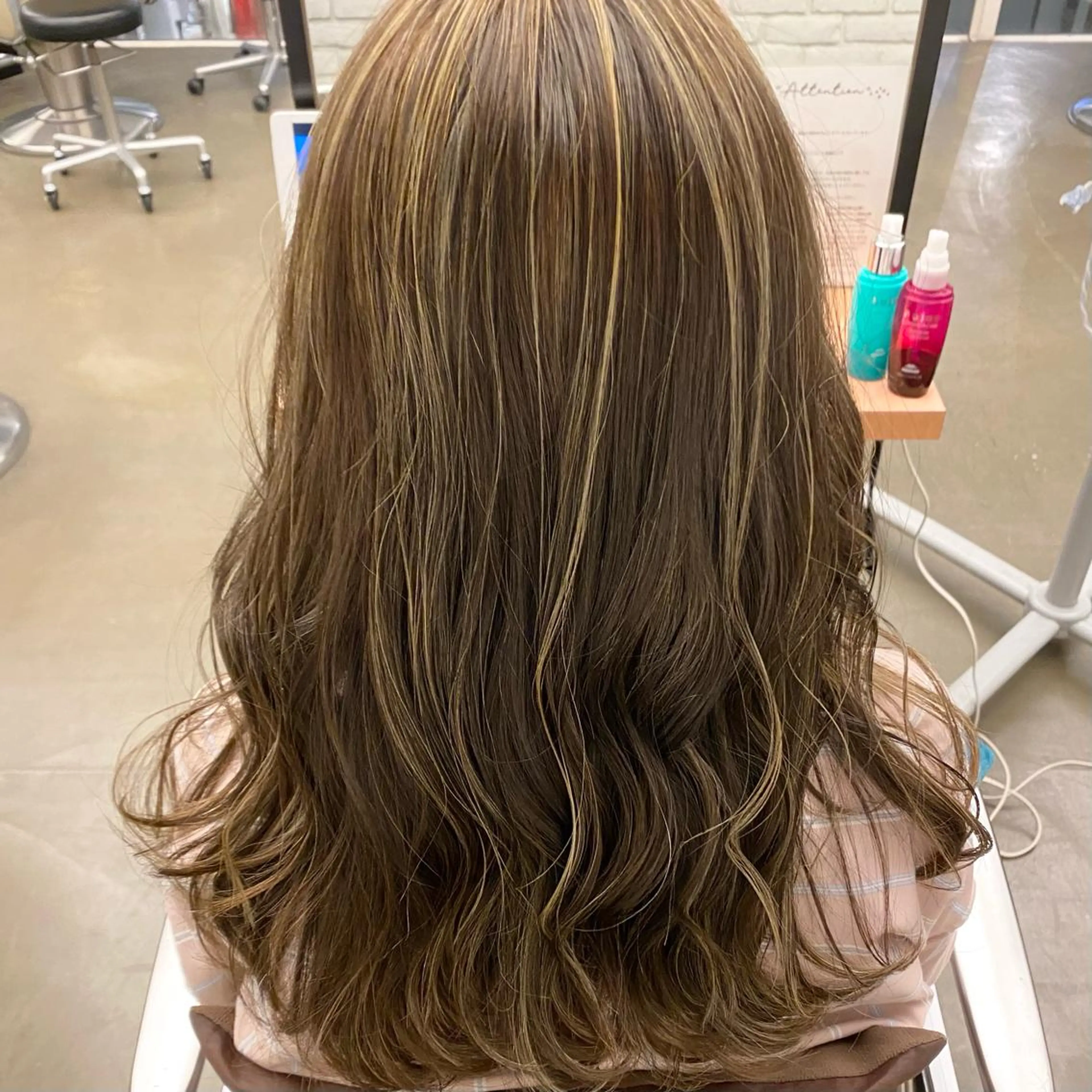 ミディアム カラー ハイライトカラー ハイライト ✨️今だけ無料✨️ 鶴田みなみのヘアスタイル