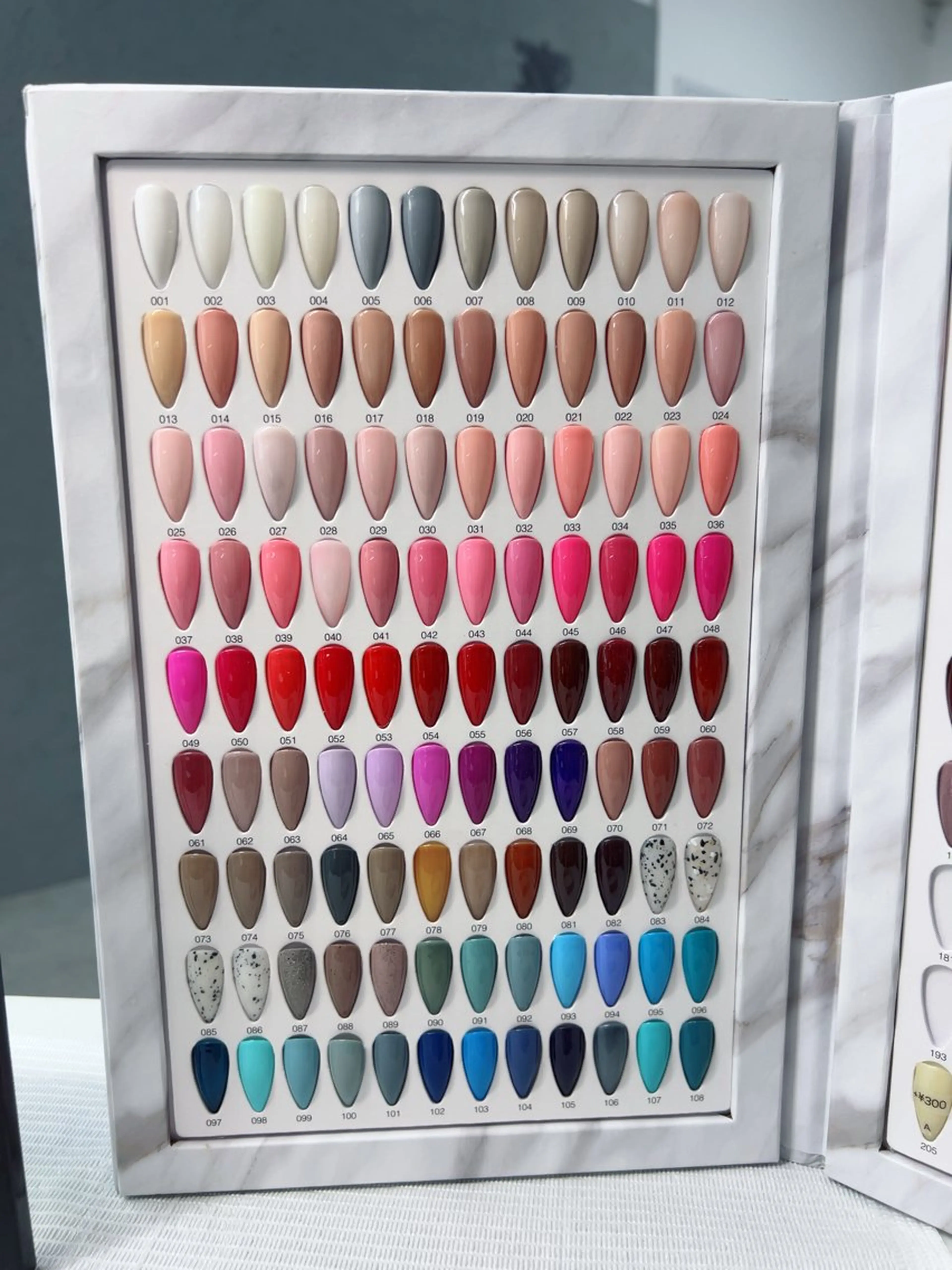 ネイル LANCE NAIL RIKOのネイルデザイン