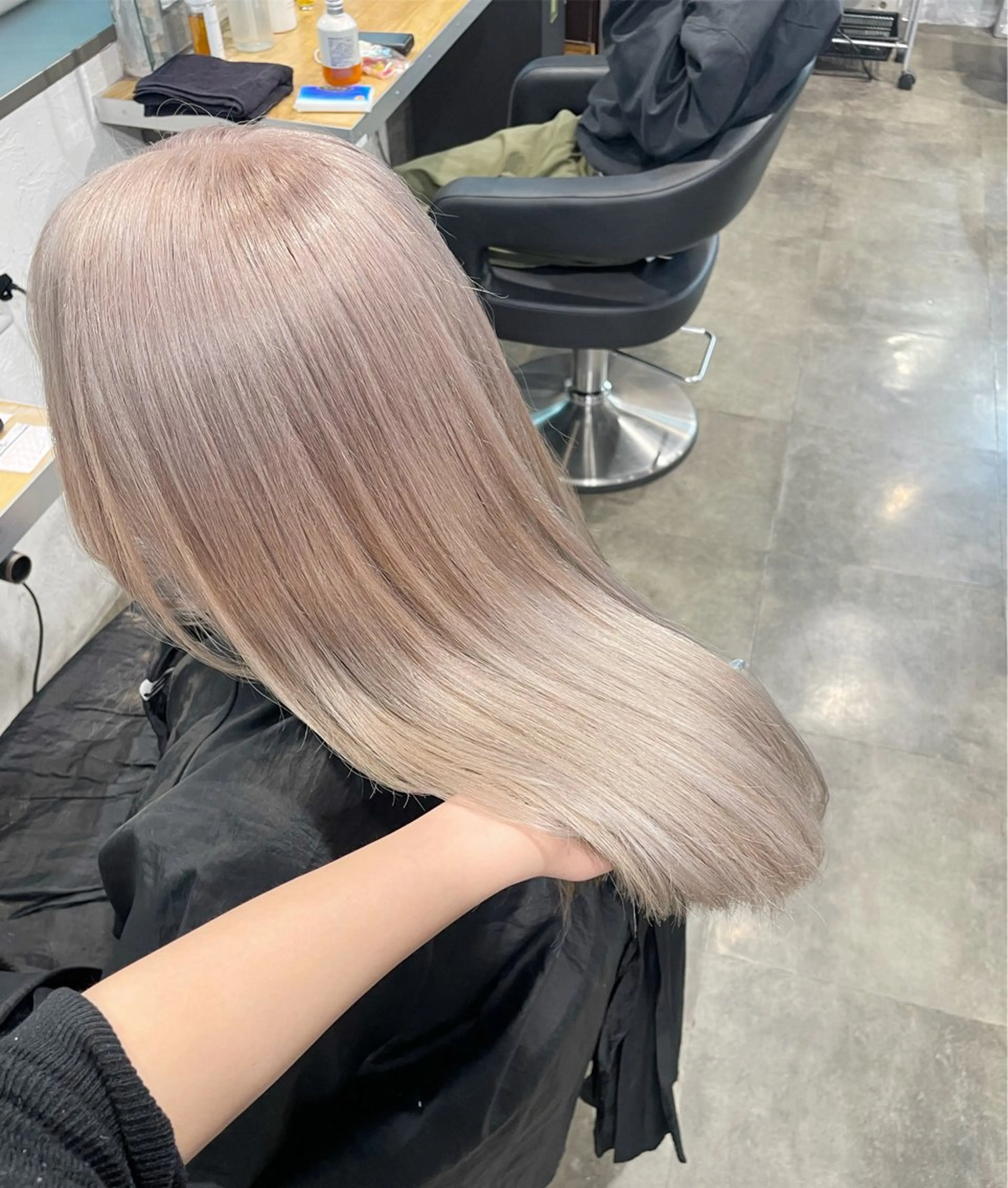セミロング カラー ヘアカラー ハイトーンブロンド 横浜💞ミオのヘアスタイル
