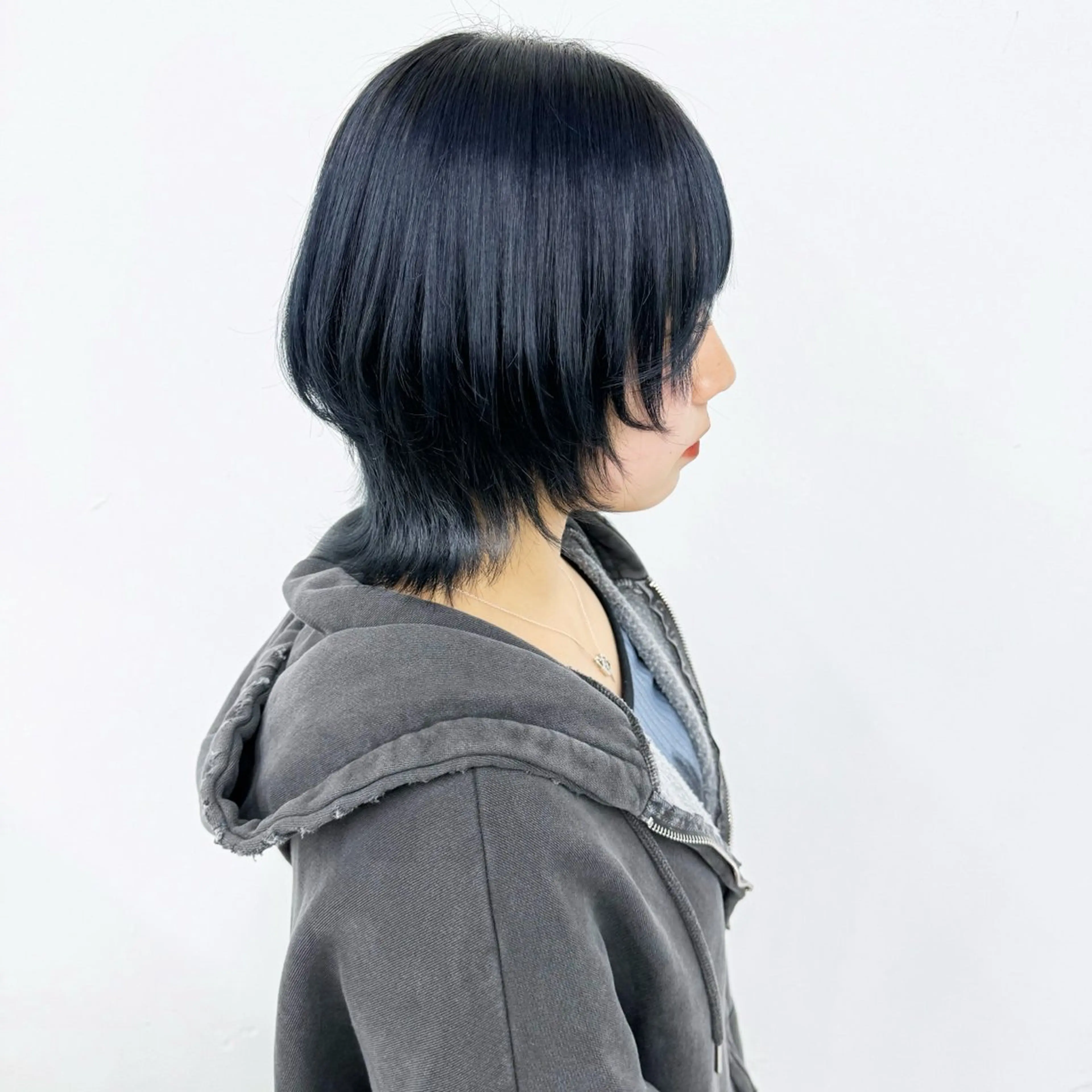 ショート カラー ヘアアレンジ ミストバング 黒髪 ブリーチ ブルーカラー ブルーブラック 大橋 拓巳のヘアスタイル