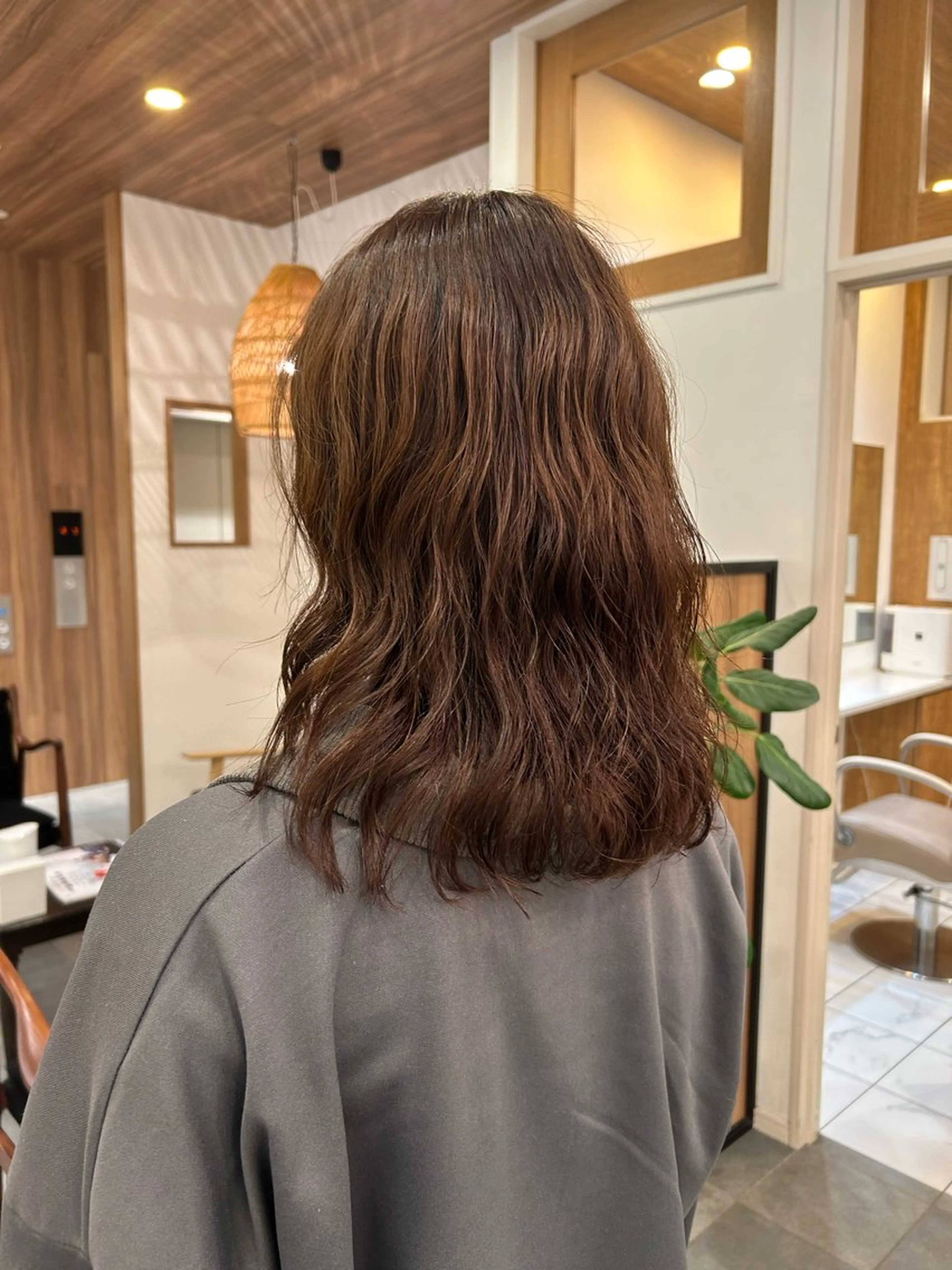 ミディアム パーマ BEAUTRIUM 穂乃香のヘアスタイル