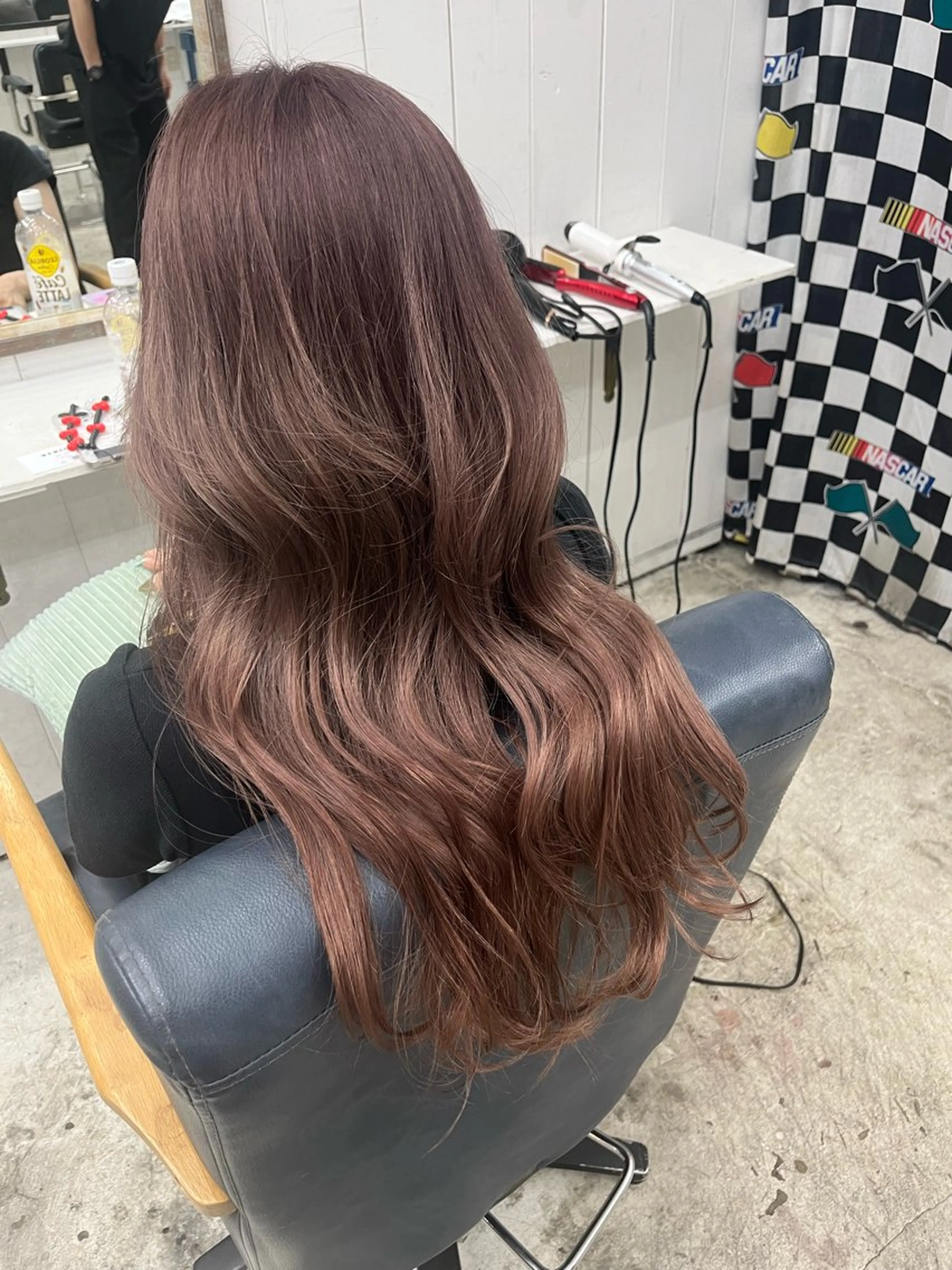ロング ヘアカラー トリートメント VENICE MIKIのヘアスタイル