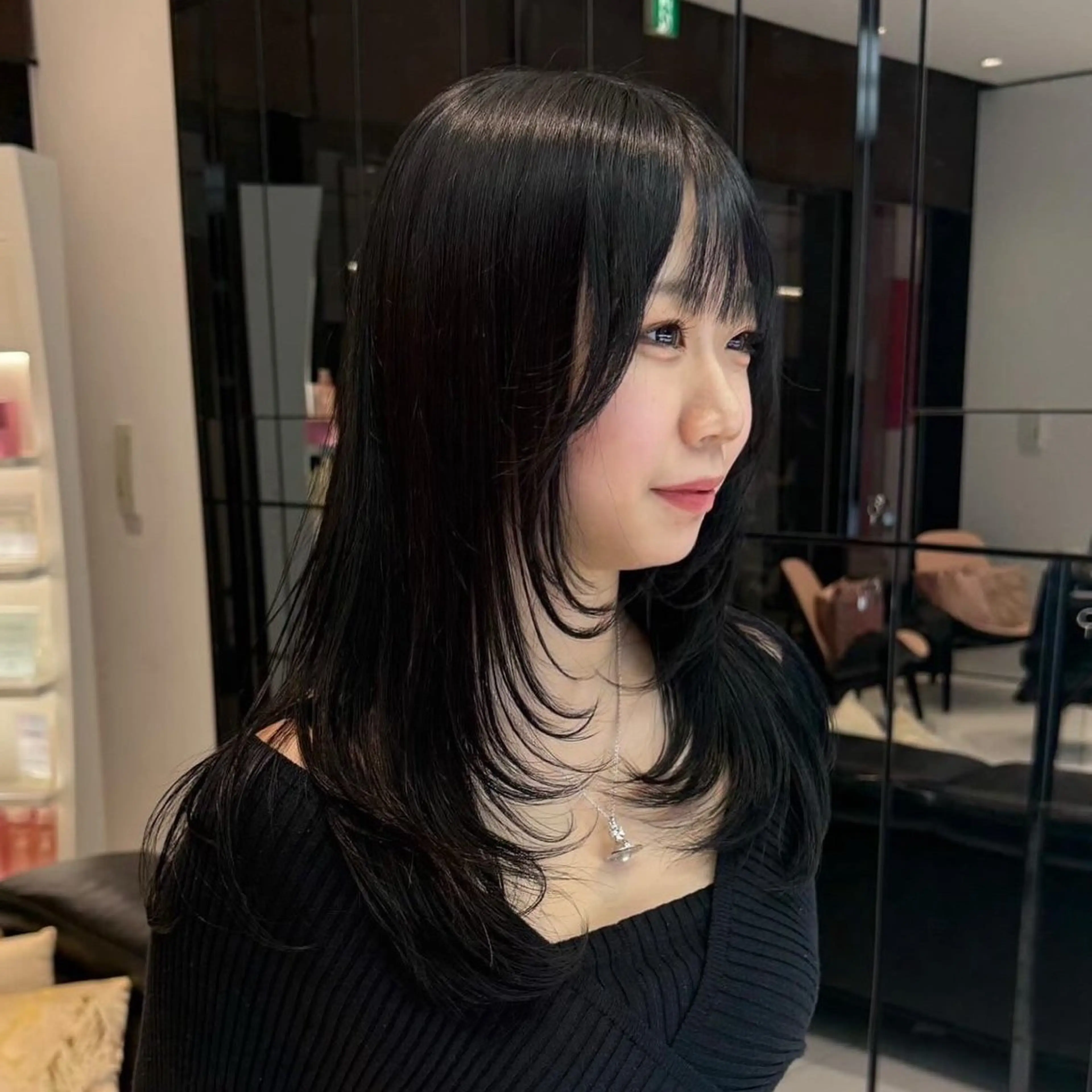 セミロング カラー 黒髪 KEEN吉祥寺🎀 MIYUのヘアスタイル