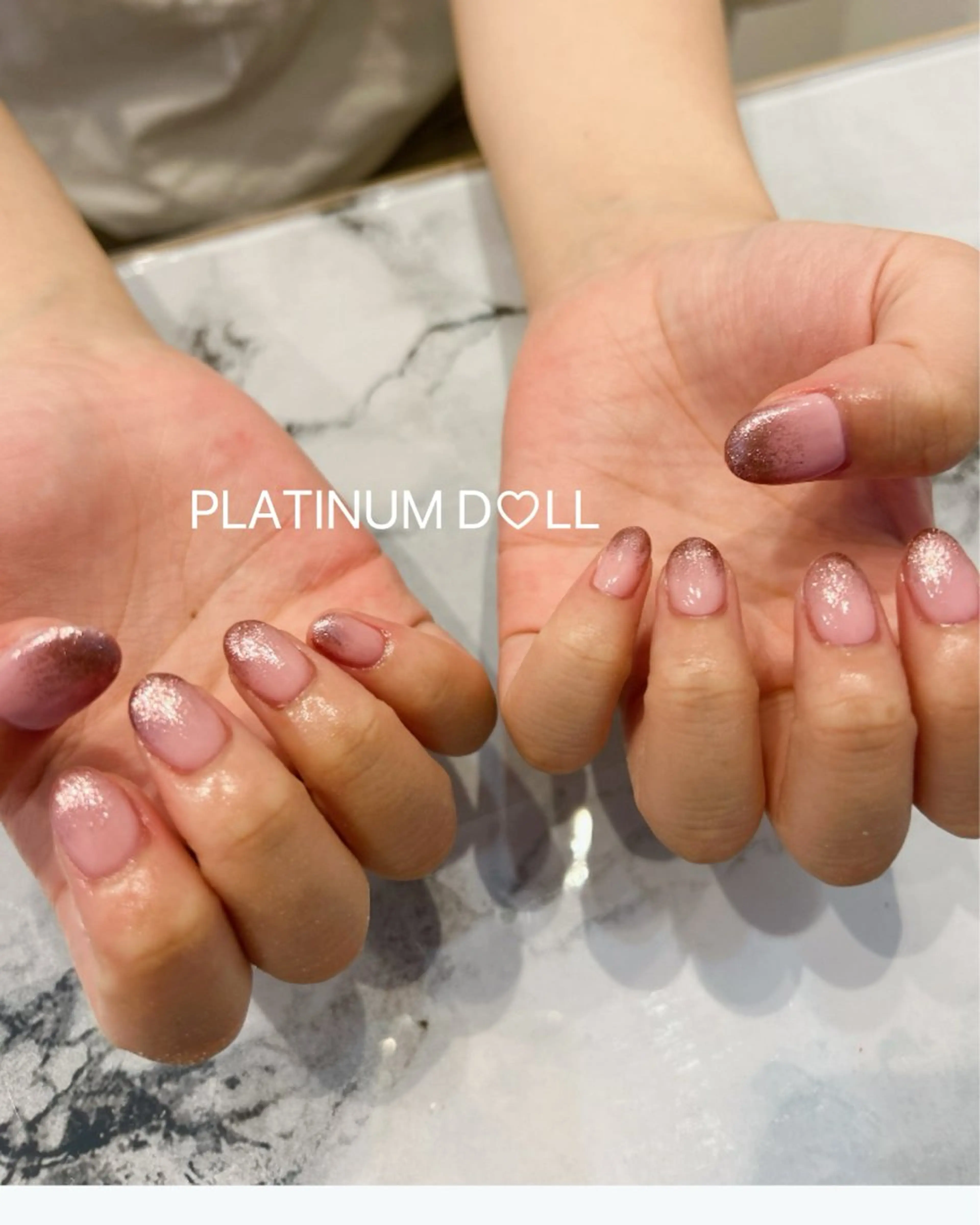 ネイル グラデーション ワンカラーネイル ハンドネイル 🎀PLATINUM DOLL はな🎀のネイルデザイン
