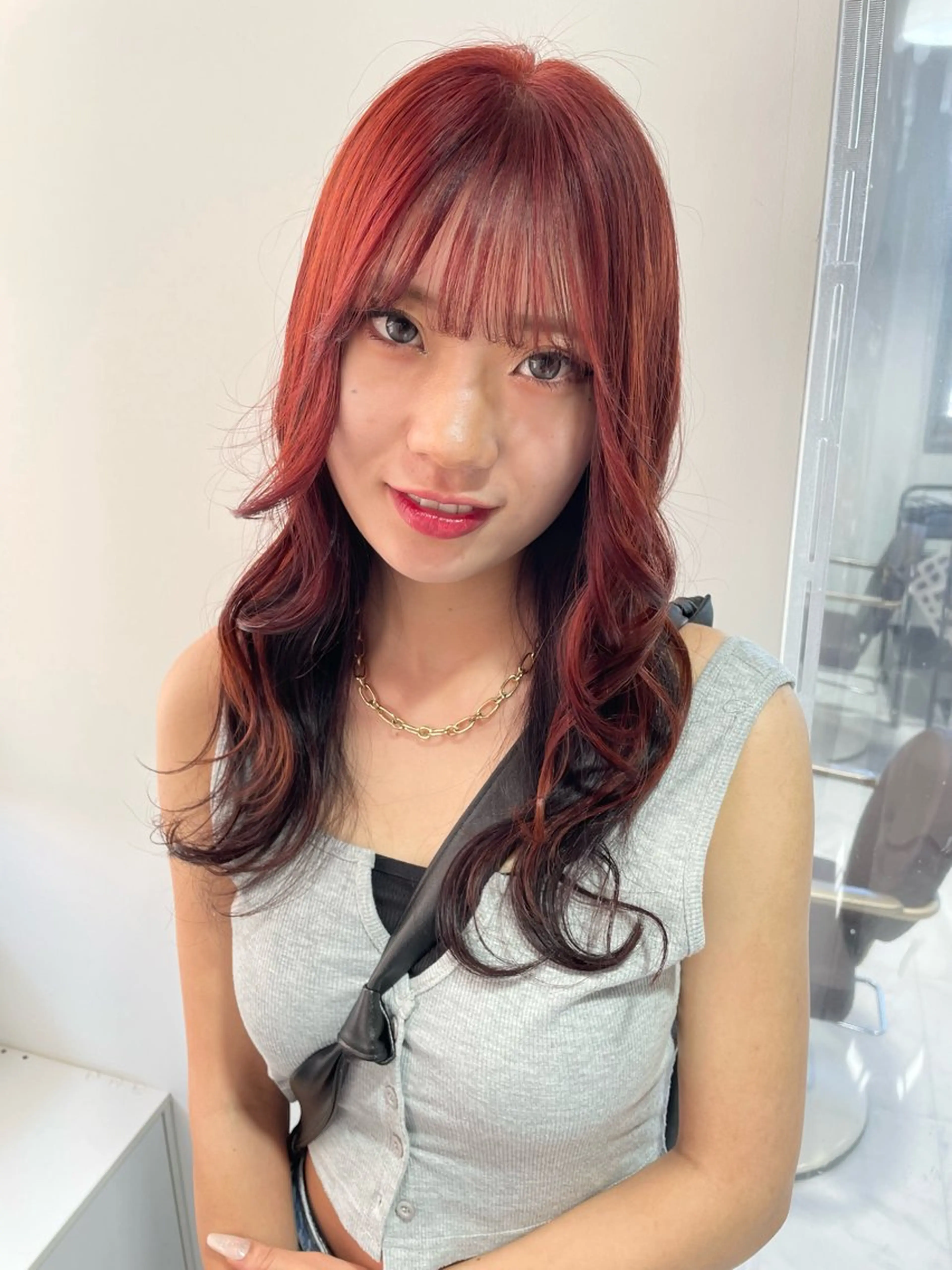ロング カット ヘアカラー 岩田 萌那のヘアスタイル