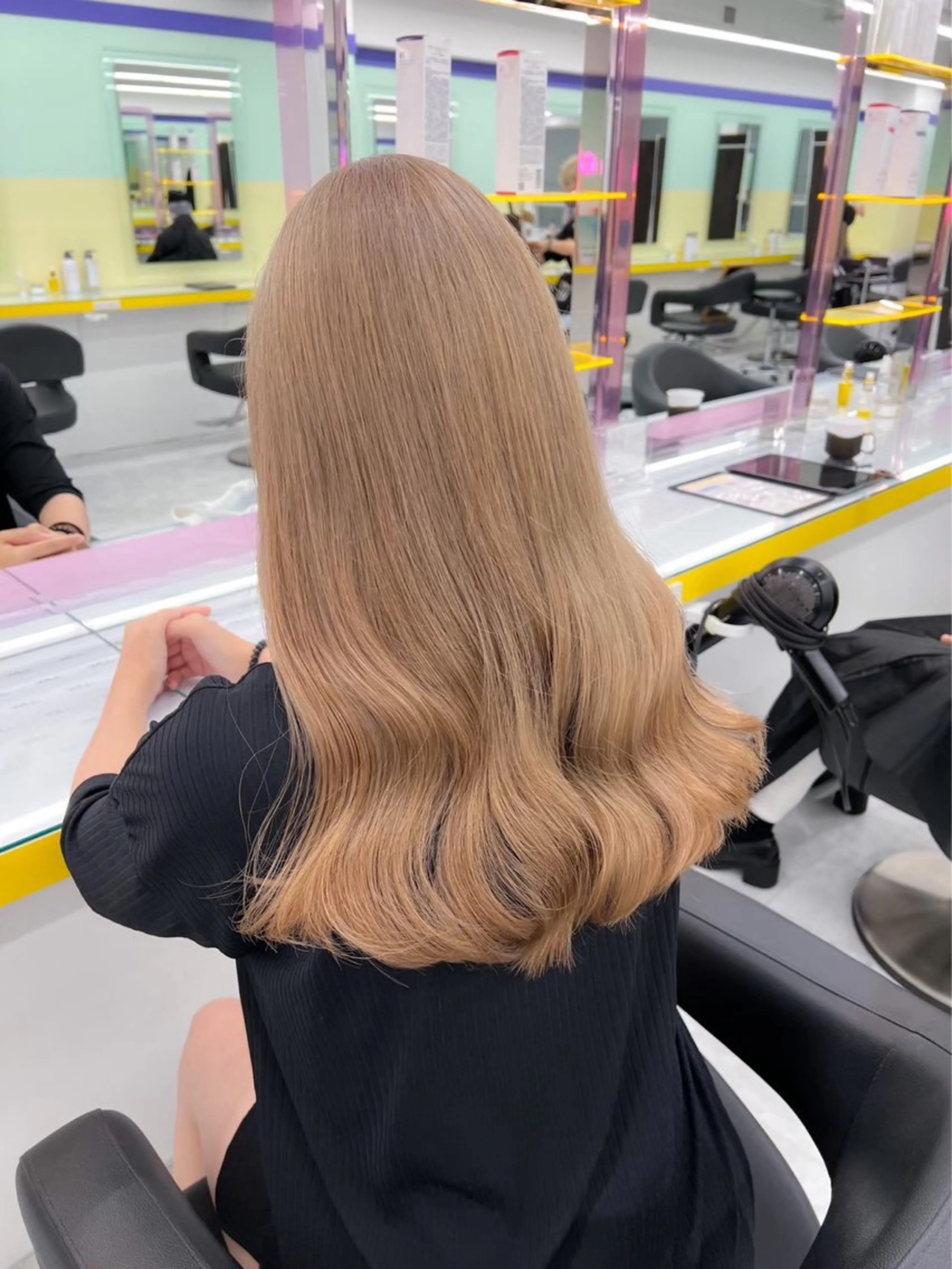 ロング ヘアカラー 大人上品🤍明るめ ベージュ🤍REOのヘアスタイル